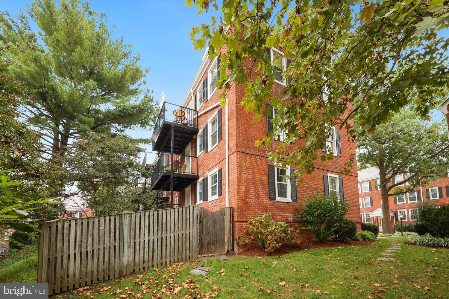 FAIRLINGTON VILLAGES - Residential