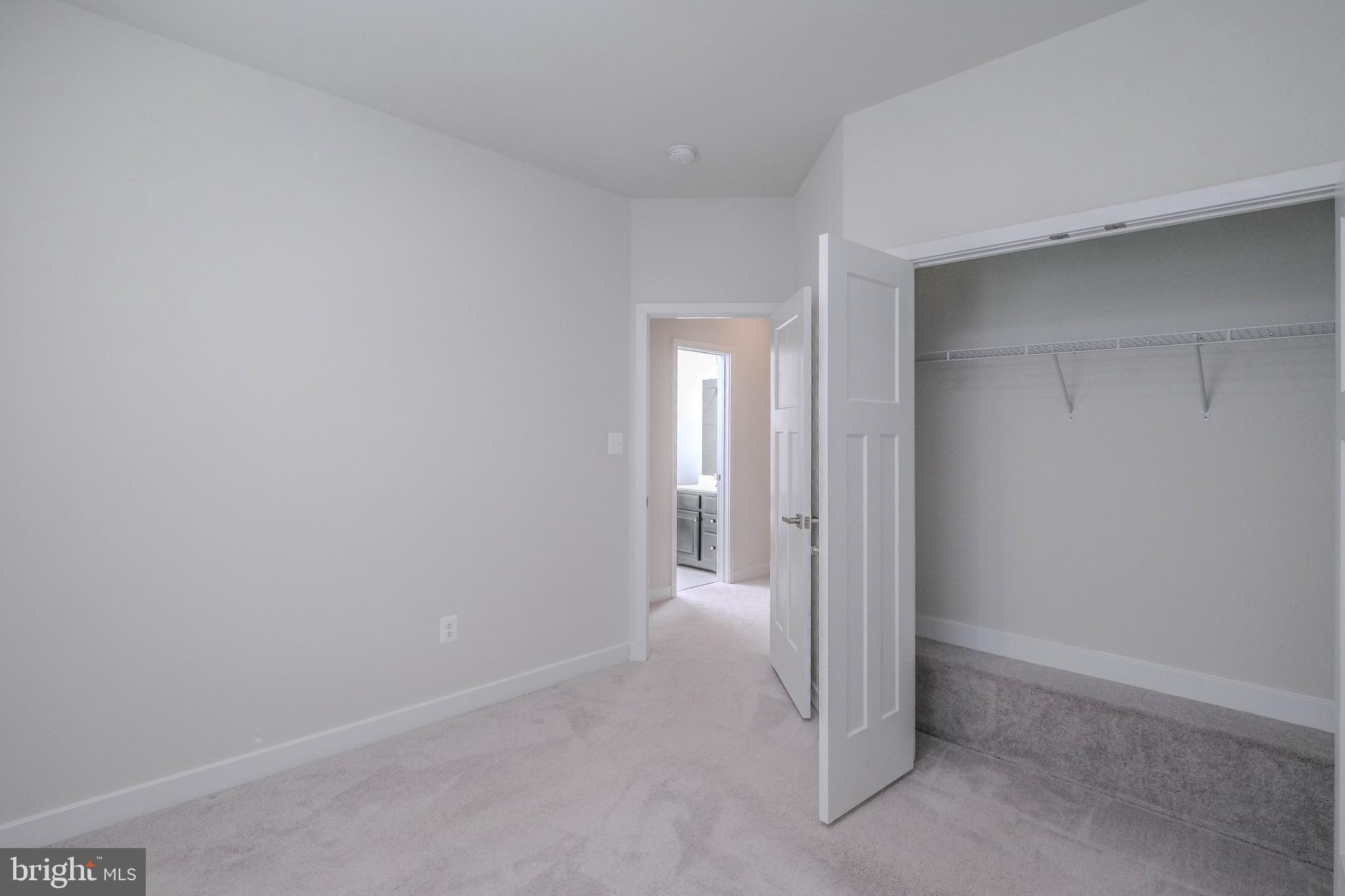 LAKE FREDERICK - Residential