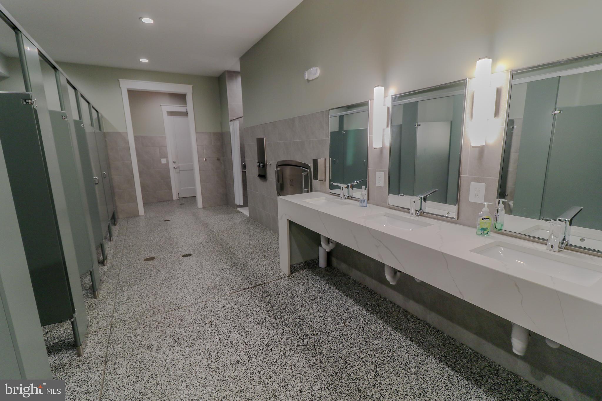 LAKE FREDERICK - Residential