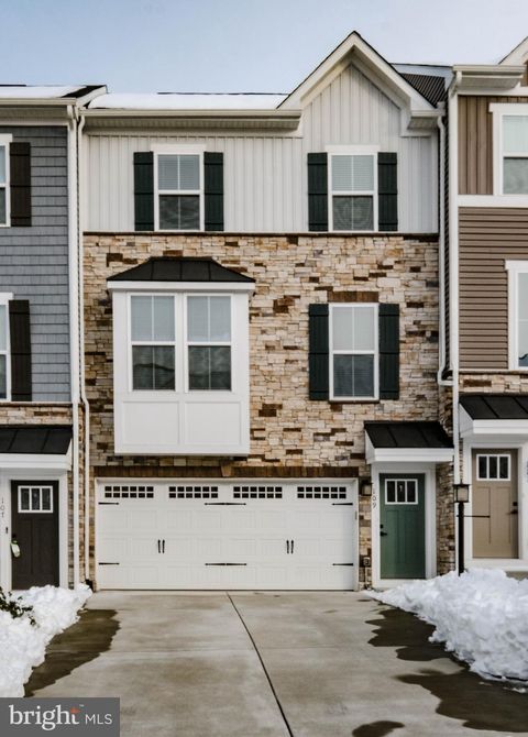 109 BAYHILL TERRACE LAKE FREDERICK VA 22630