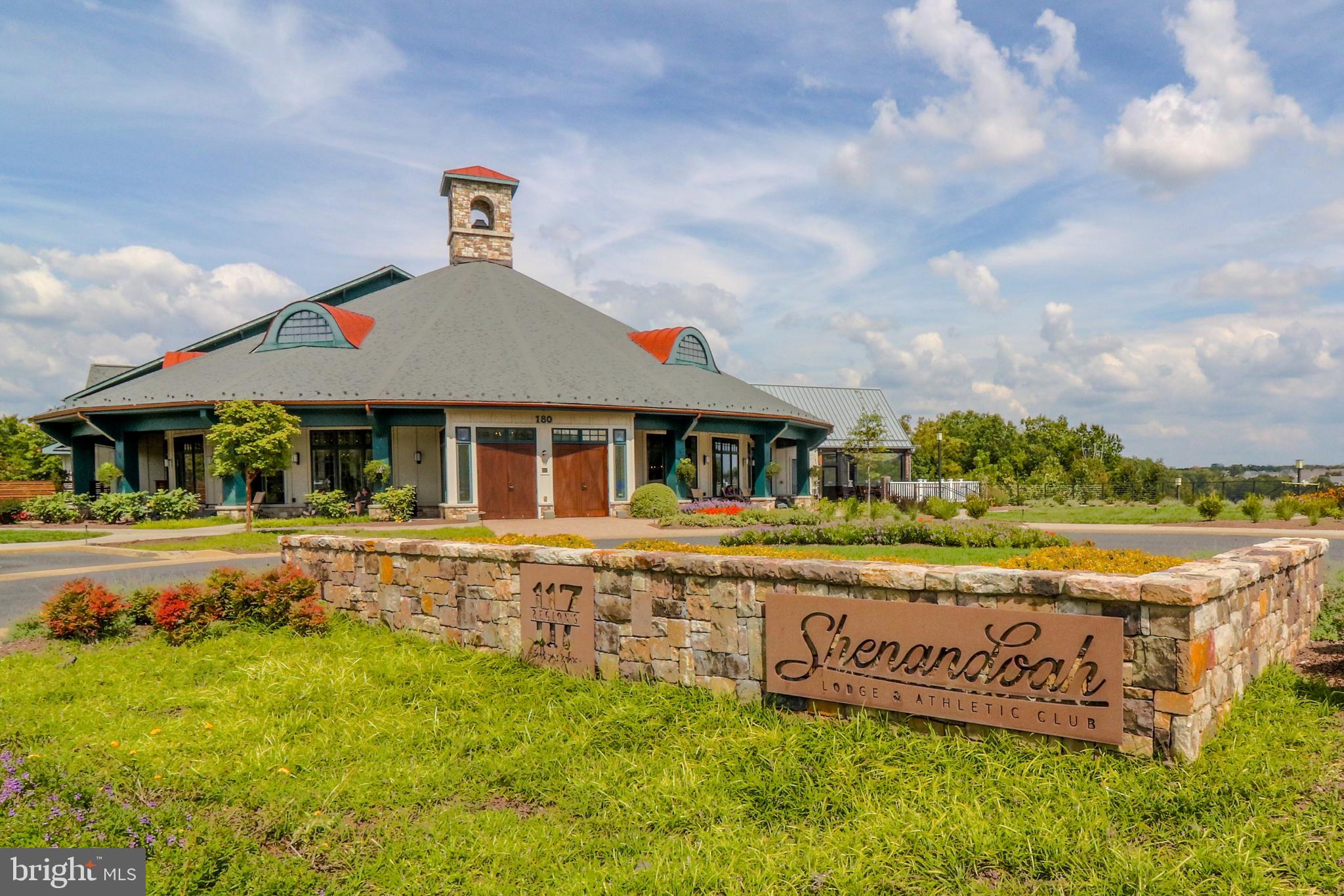 LAKE FREDERICK - Residential