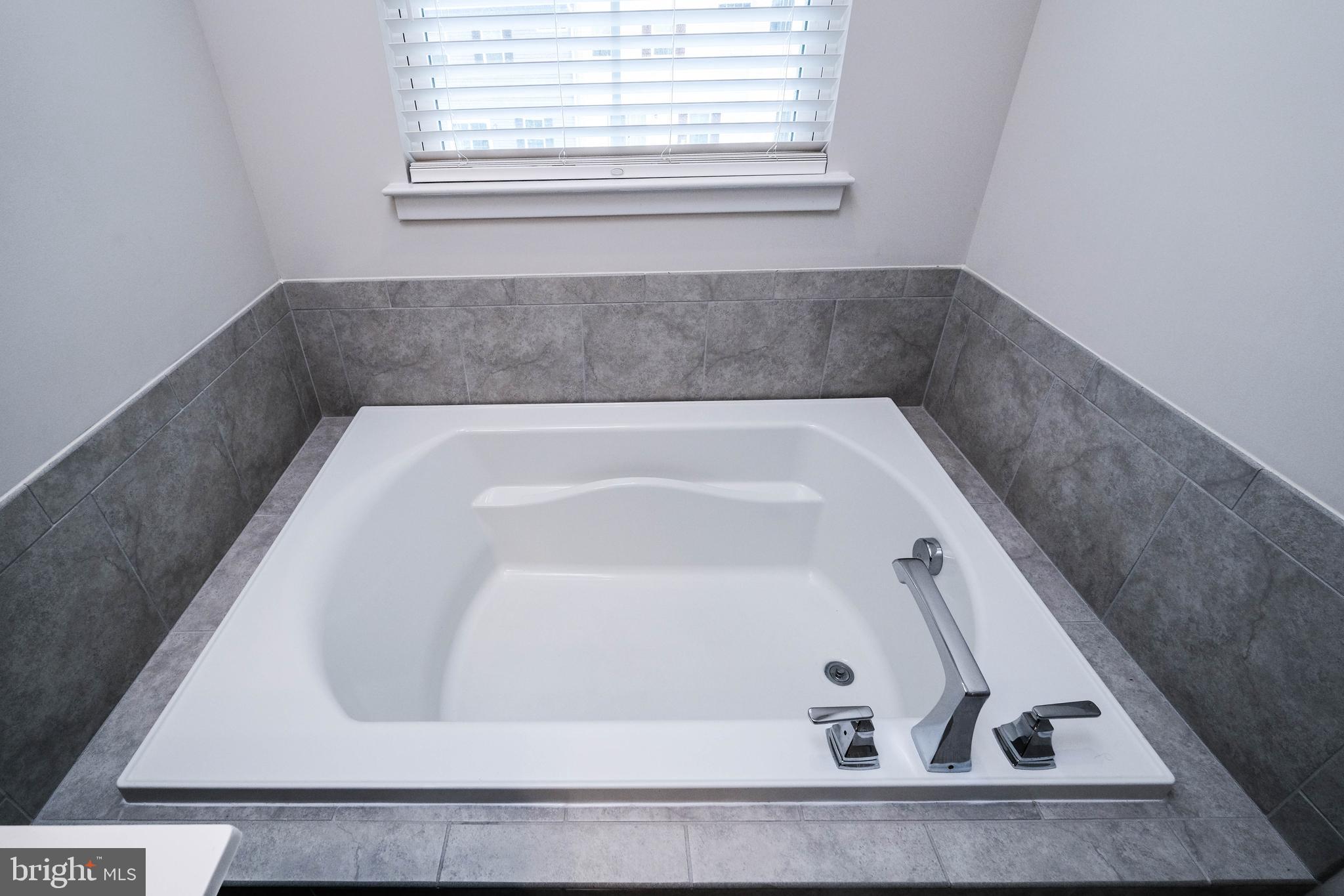 LAKE FREDERICK - Residential