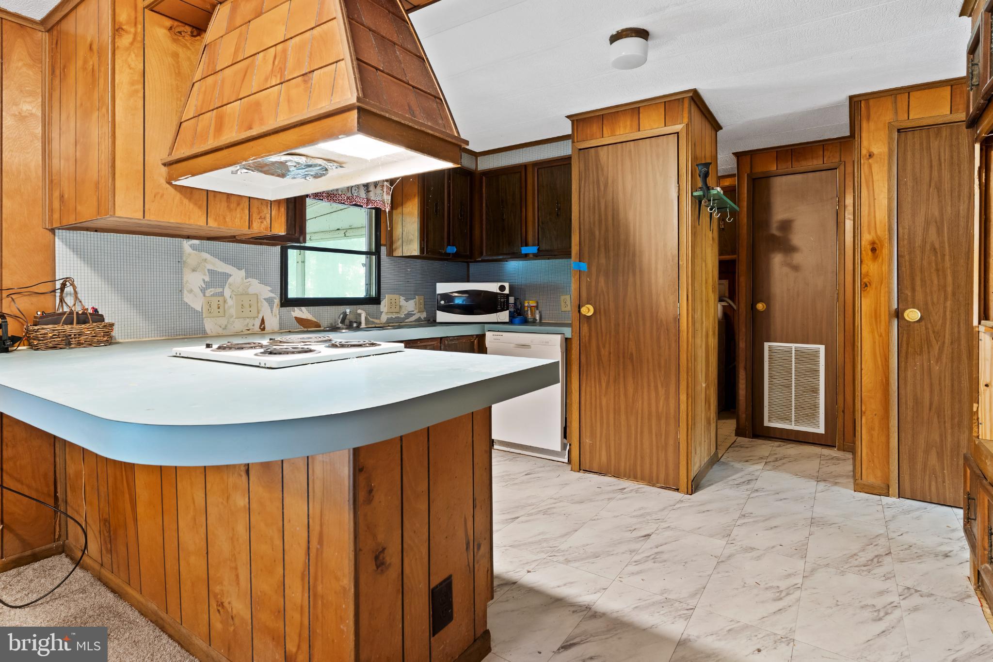 8287 PLEASANT VALLEY RD