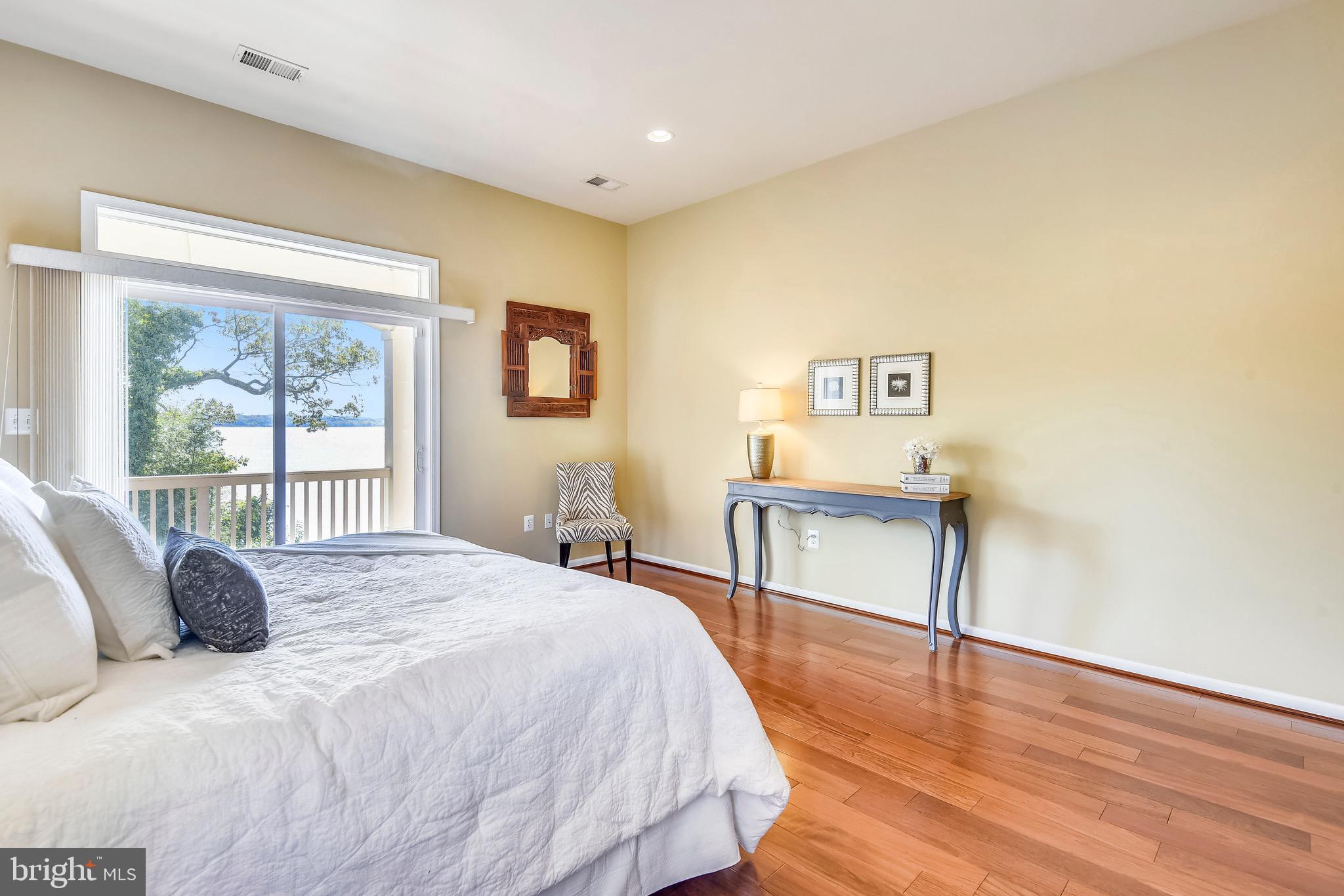 HALLOWING POINT RIVER ESTATES - Residential