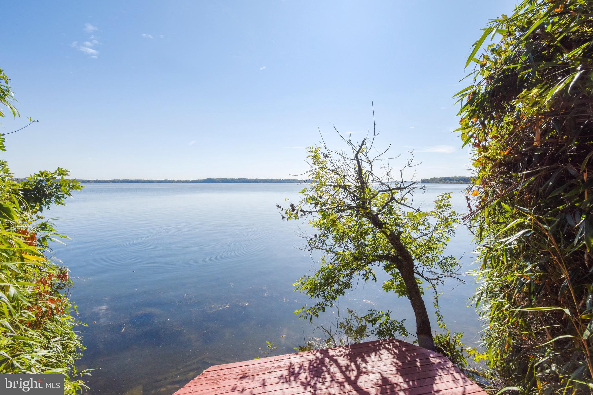 HALLOWING POINT RIVER ESTATES - Residential