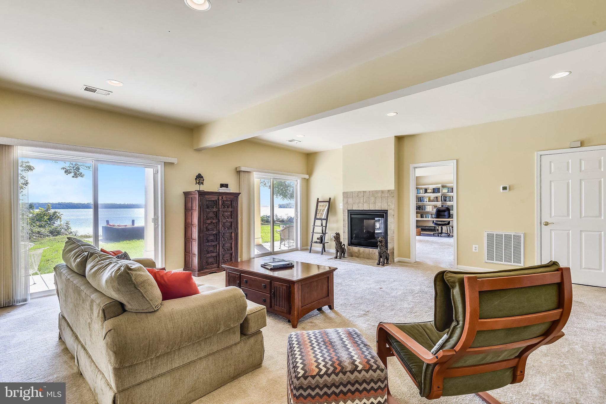 HALLOWING POINT RIVER ESTATES - Residential