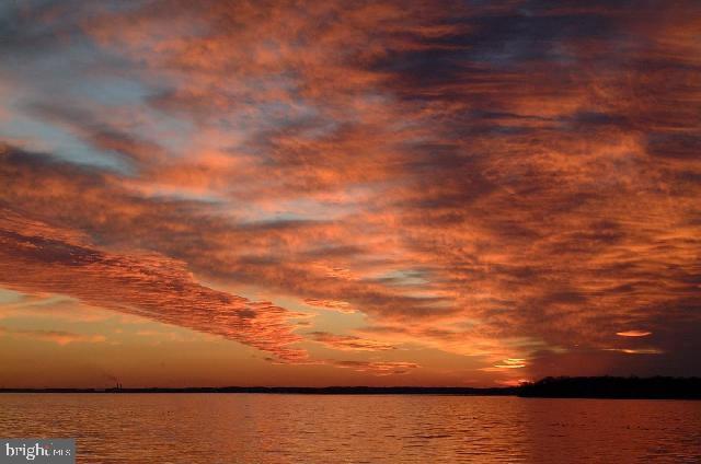 HALLOWING POINT RIVER ESTATES - Residential