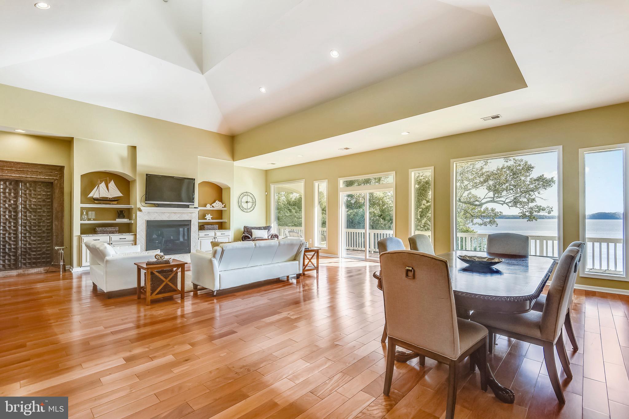 HALLOWING POINT RIVER ESTATES - Residential