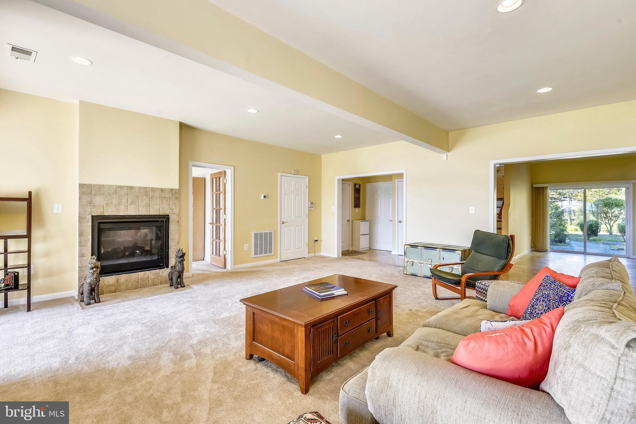 HALLOWING POINT RIVER ESTATES - Residential