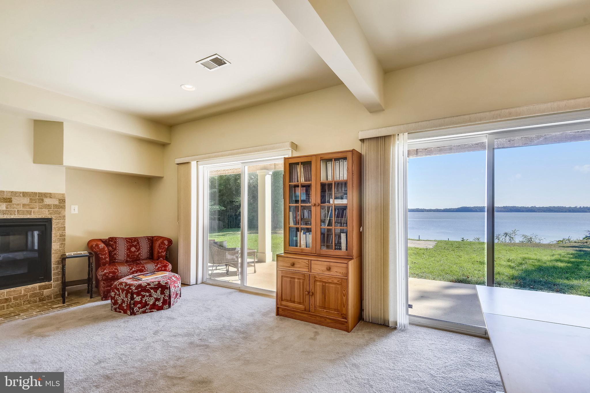 HALLOWING POINT RIVER ESTATES - Residential