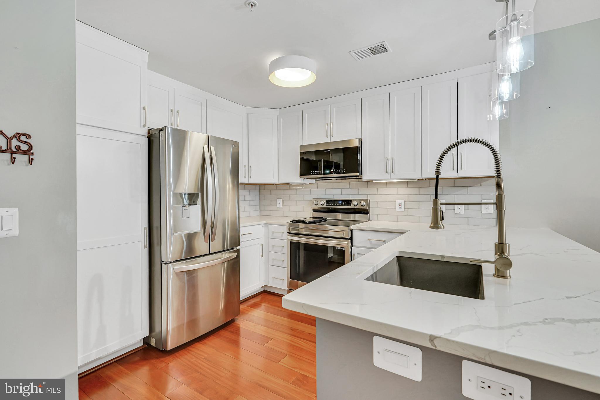 888 N QUINCY STREET 411