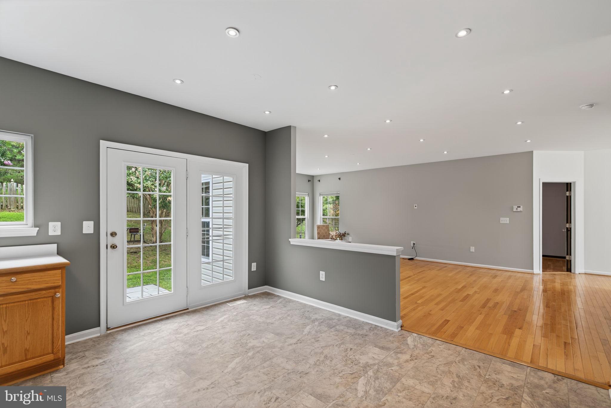 WAYSIDE VILLAGE - Residential