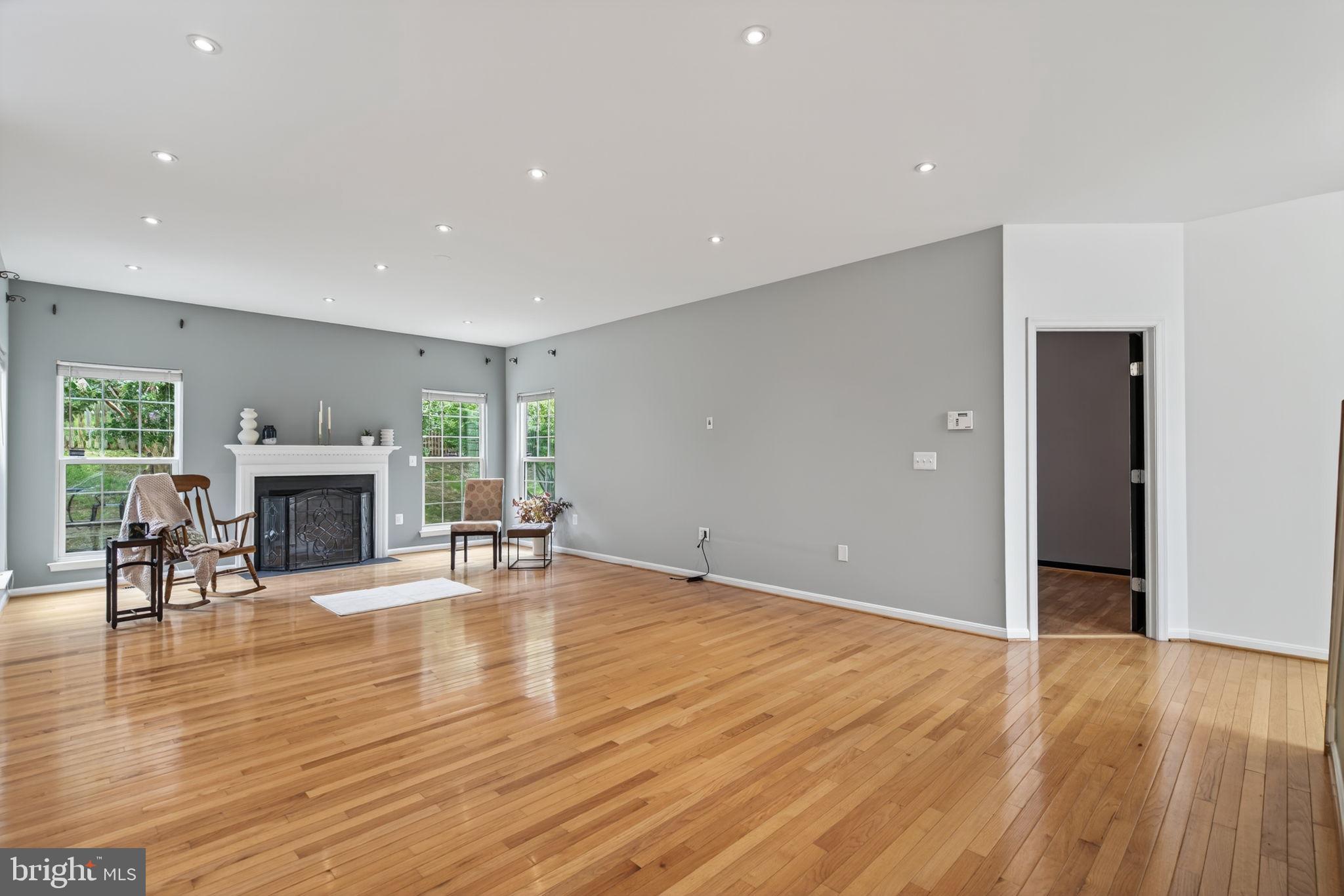 WAYSIDE VILLAGE - Residential