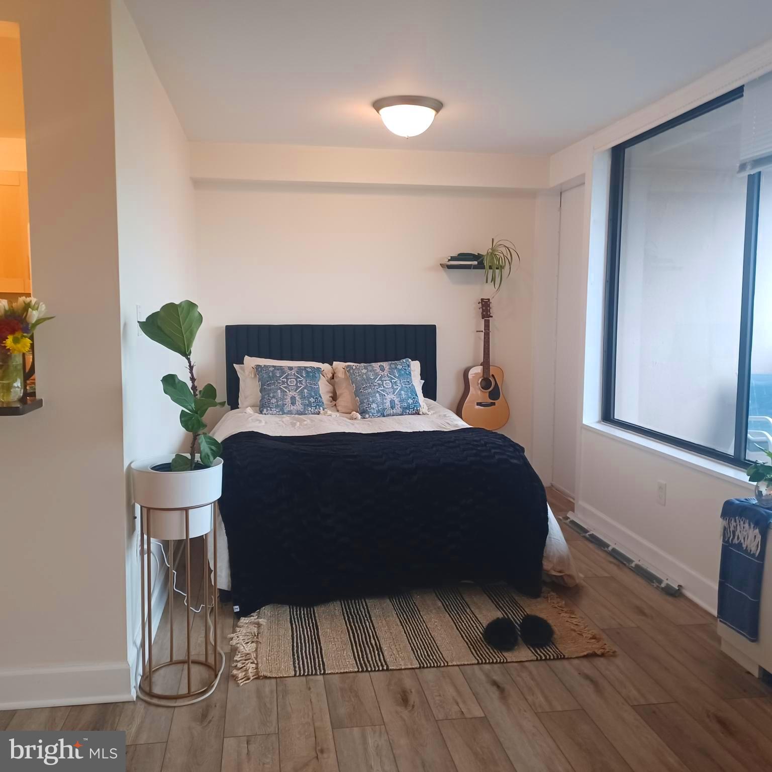 SKYLINE PLAZA - Residential Lease