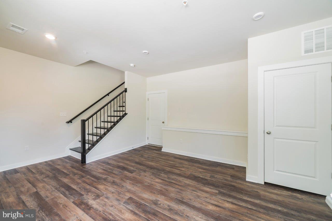 WOODMORE OVERLOOK - Residential