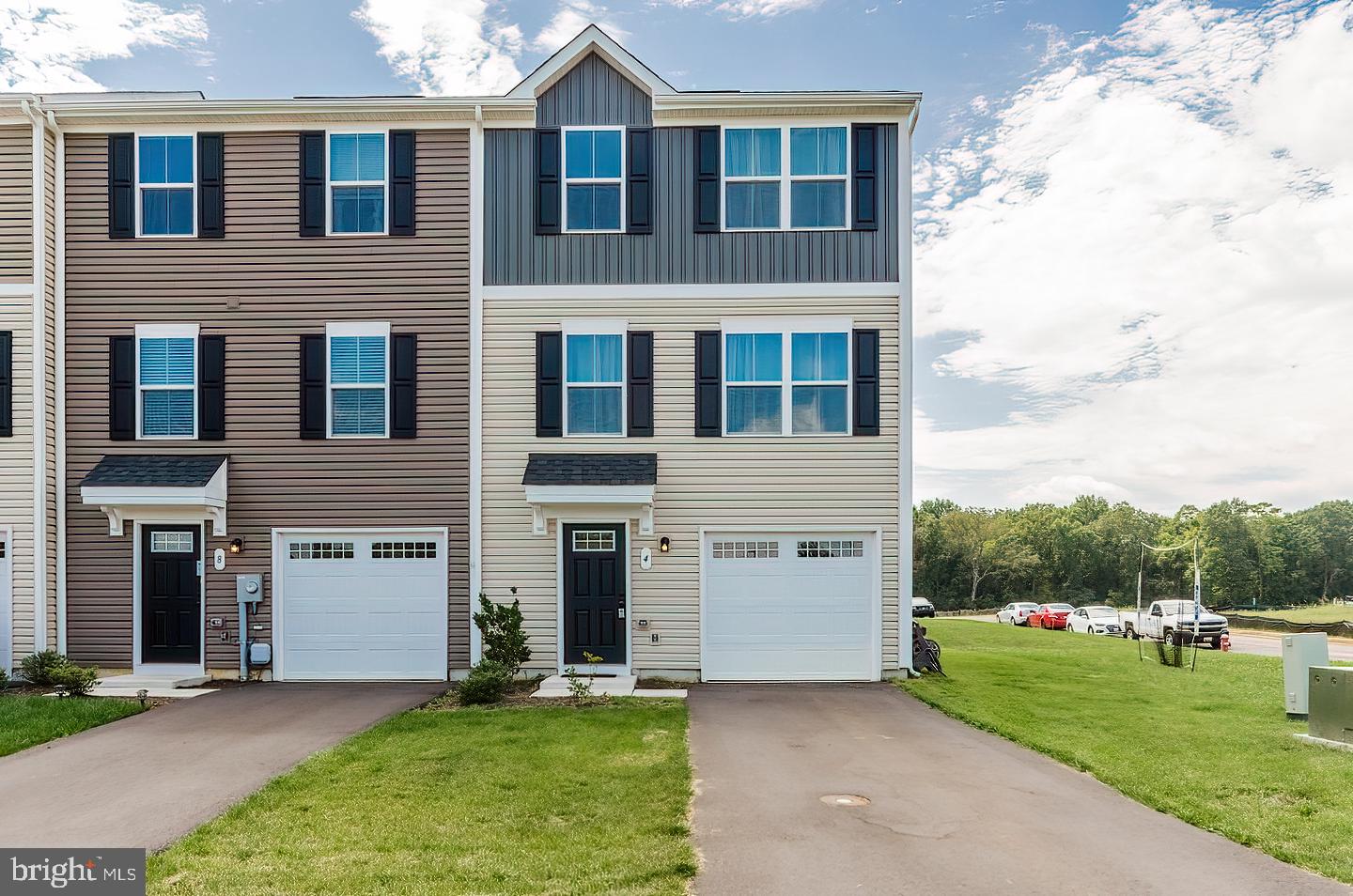 THE LAKES AT MARTINSBURG - Residential