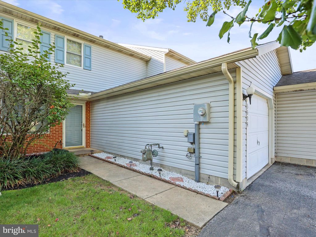 Photo of 3604 Pleasant Valley Road, YORK, PA 17406 (MLS # PAYK2090952)