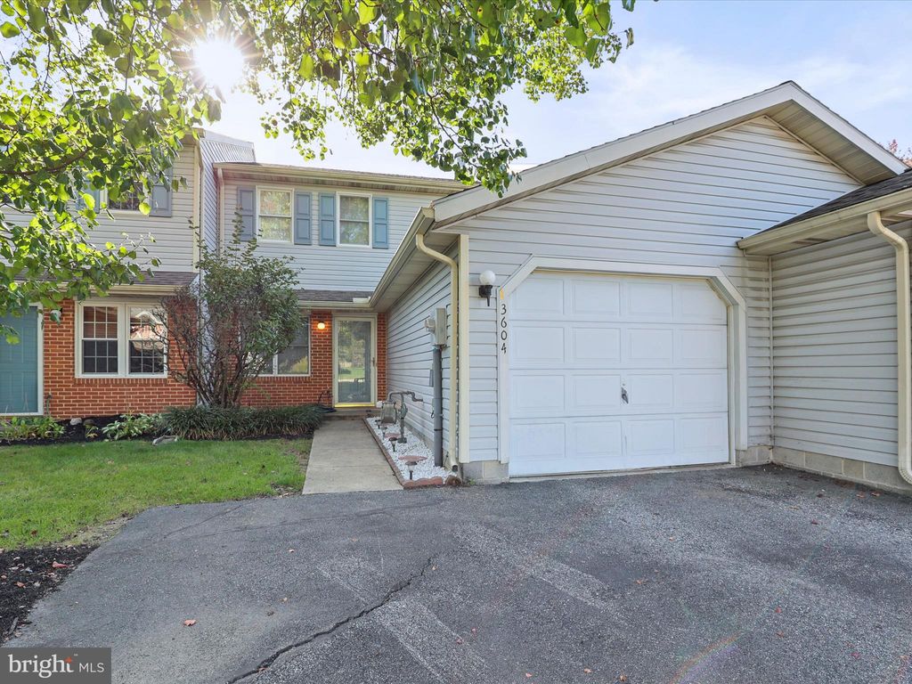 Photo of 3604 Pleasant Valley Road, YORK, PA 17406 (MLS # PAYK2090952)