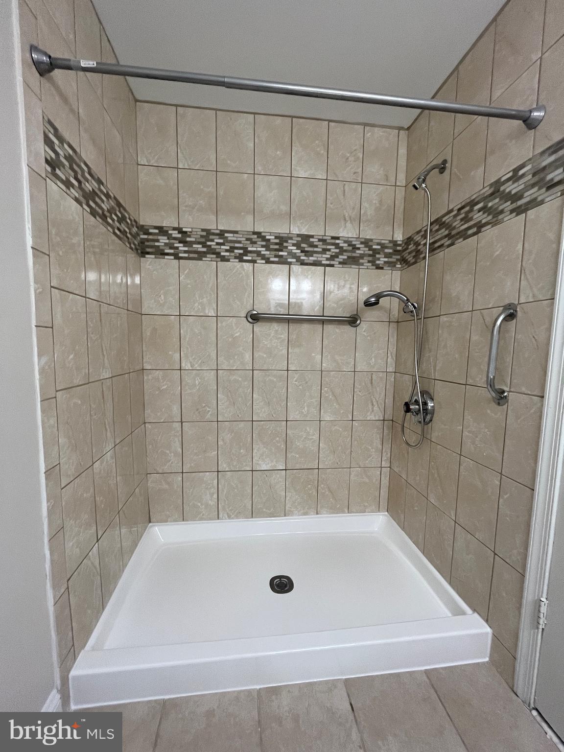 HERITAGE HARBOUR - Residential Lease