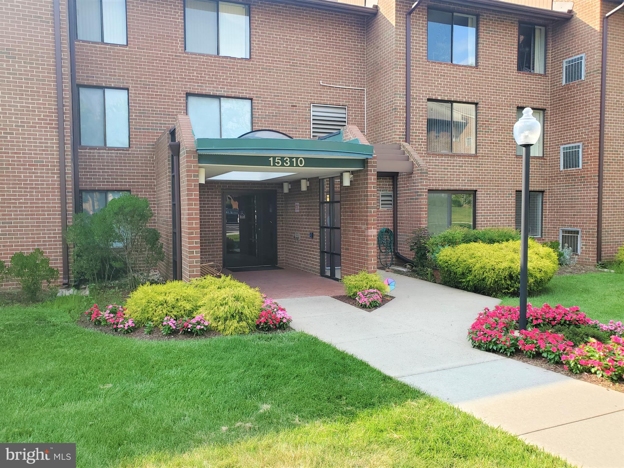 LEISURE WORLD - Residential Lease