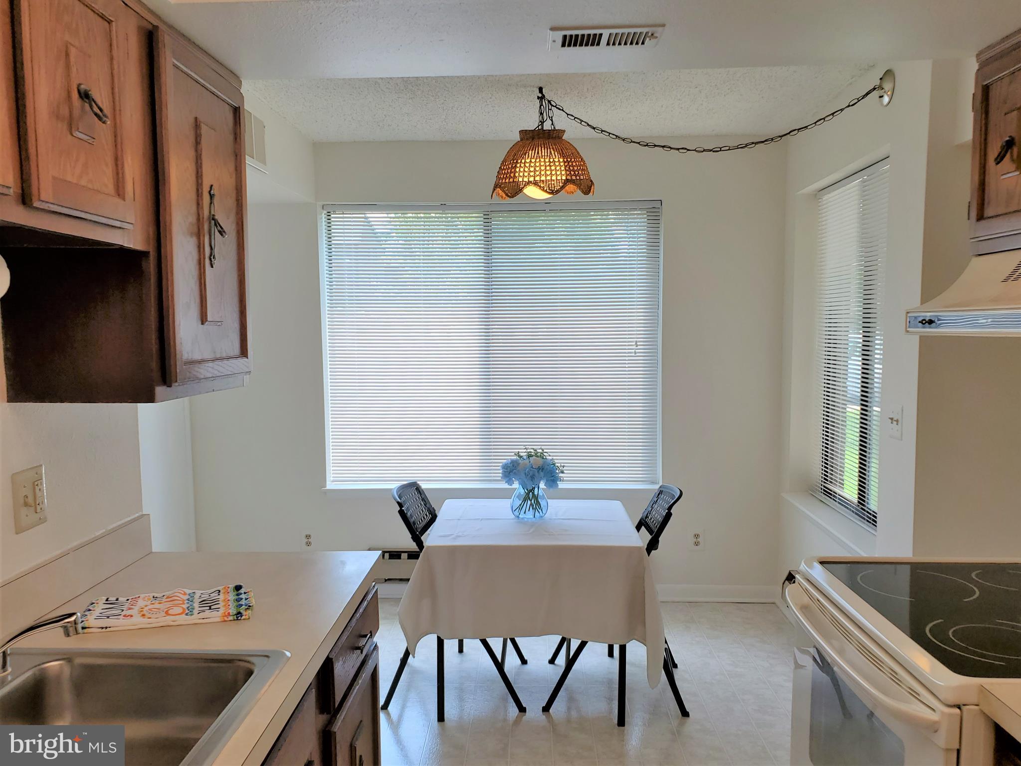 LEISURE WORLD - Residential Lease