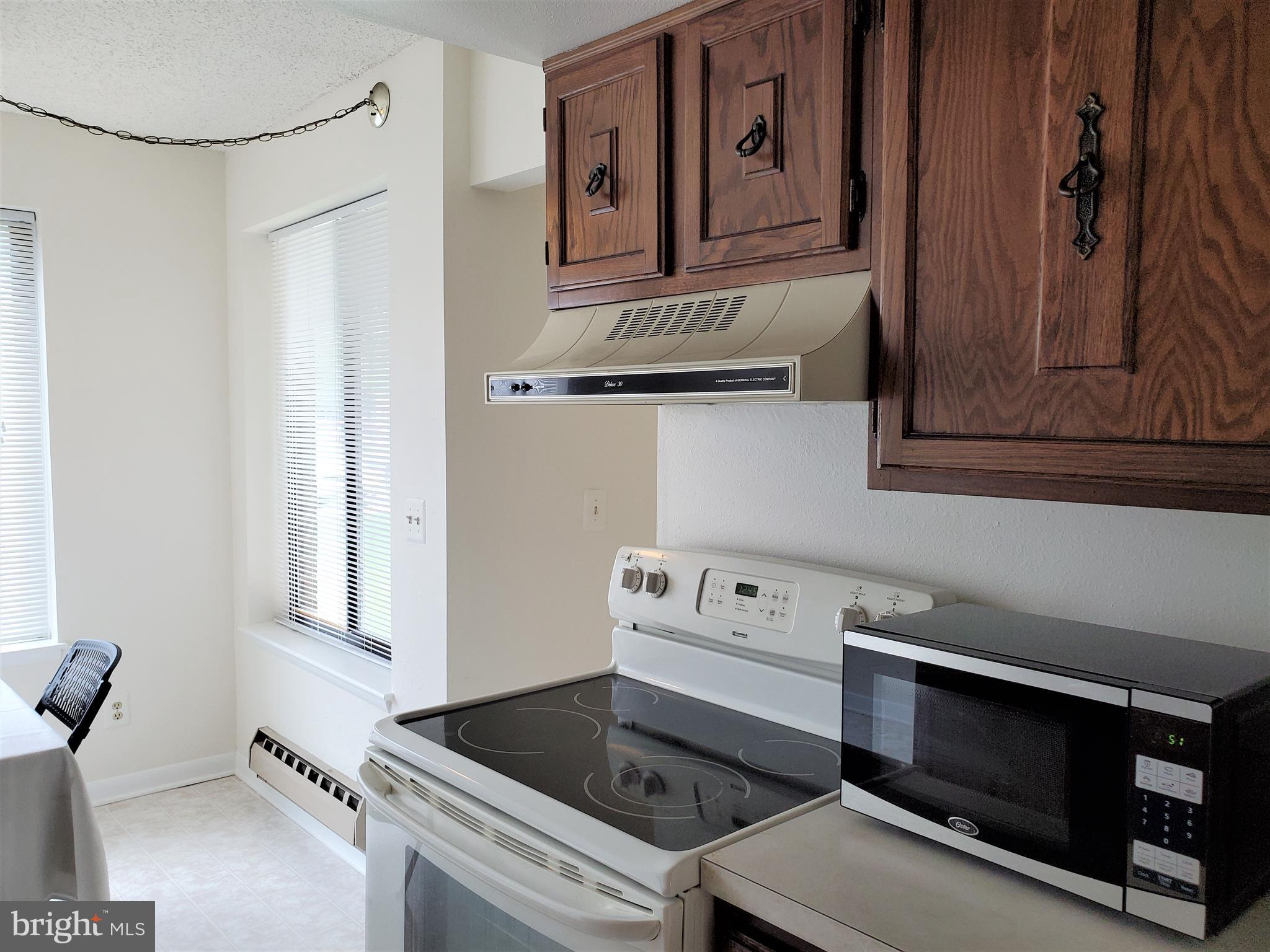 LEISURE WORLD - Residential Lease