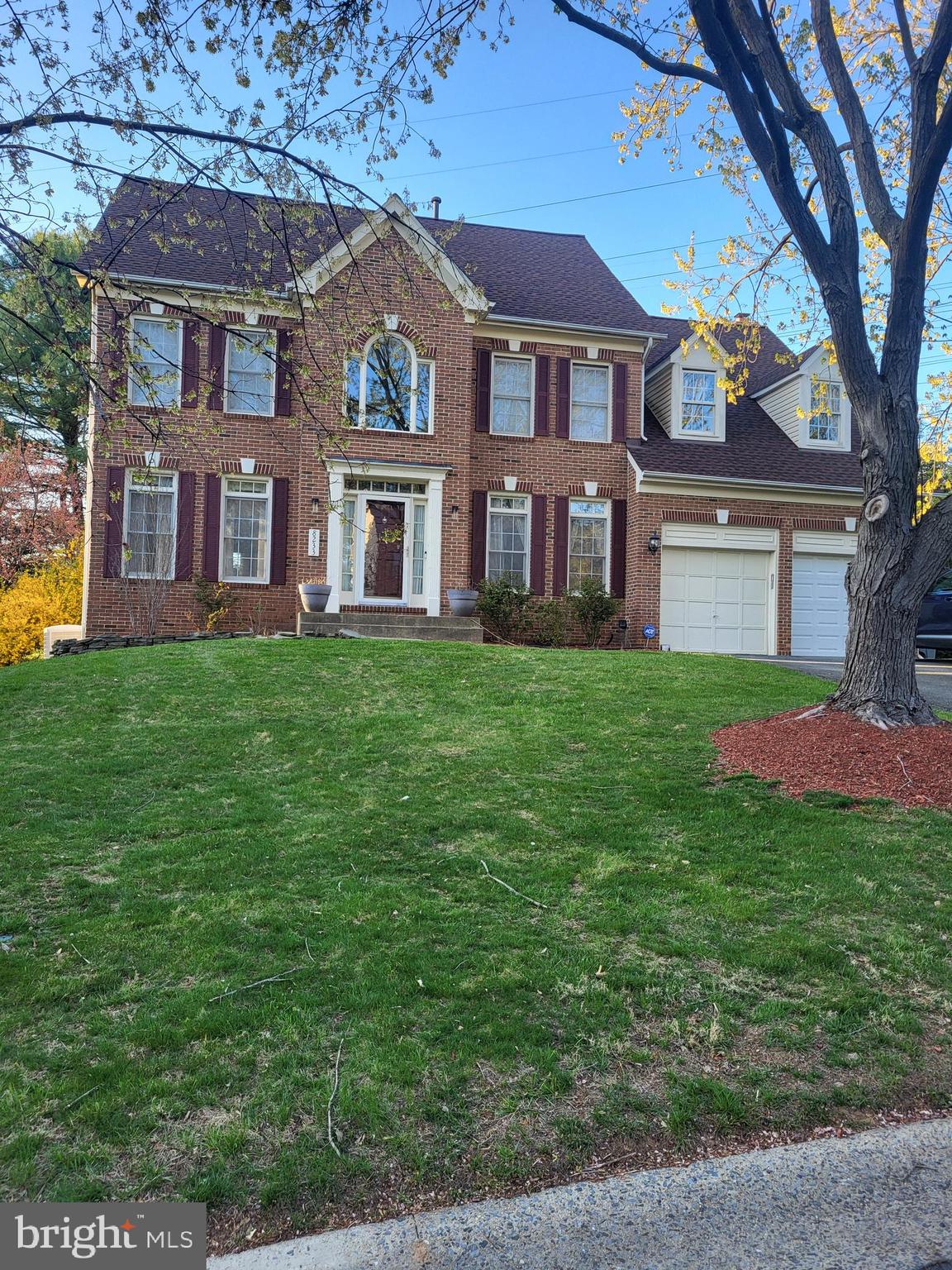 8233 GALLERY COURT