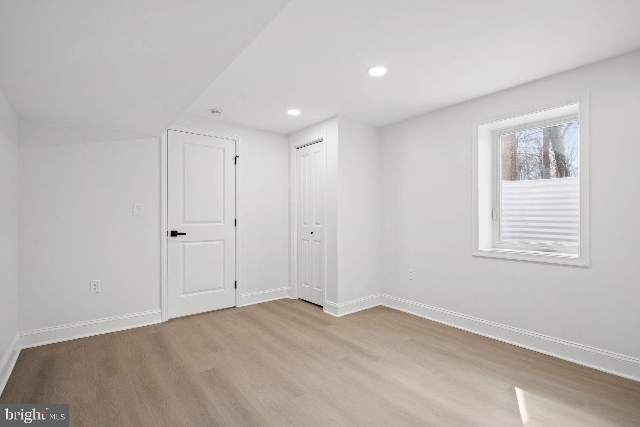 MONTCLAIR - Residential