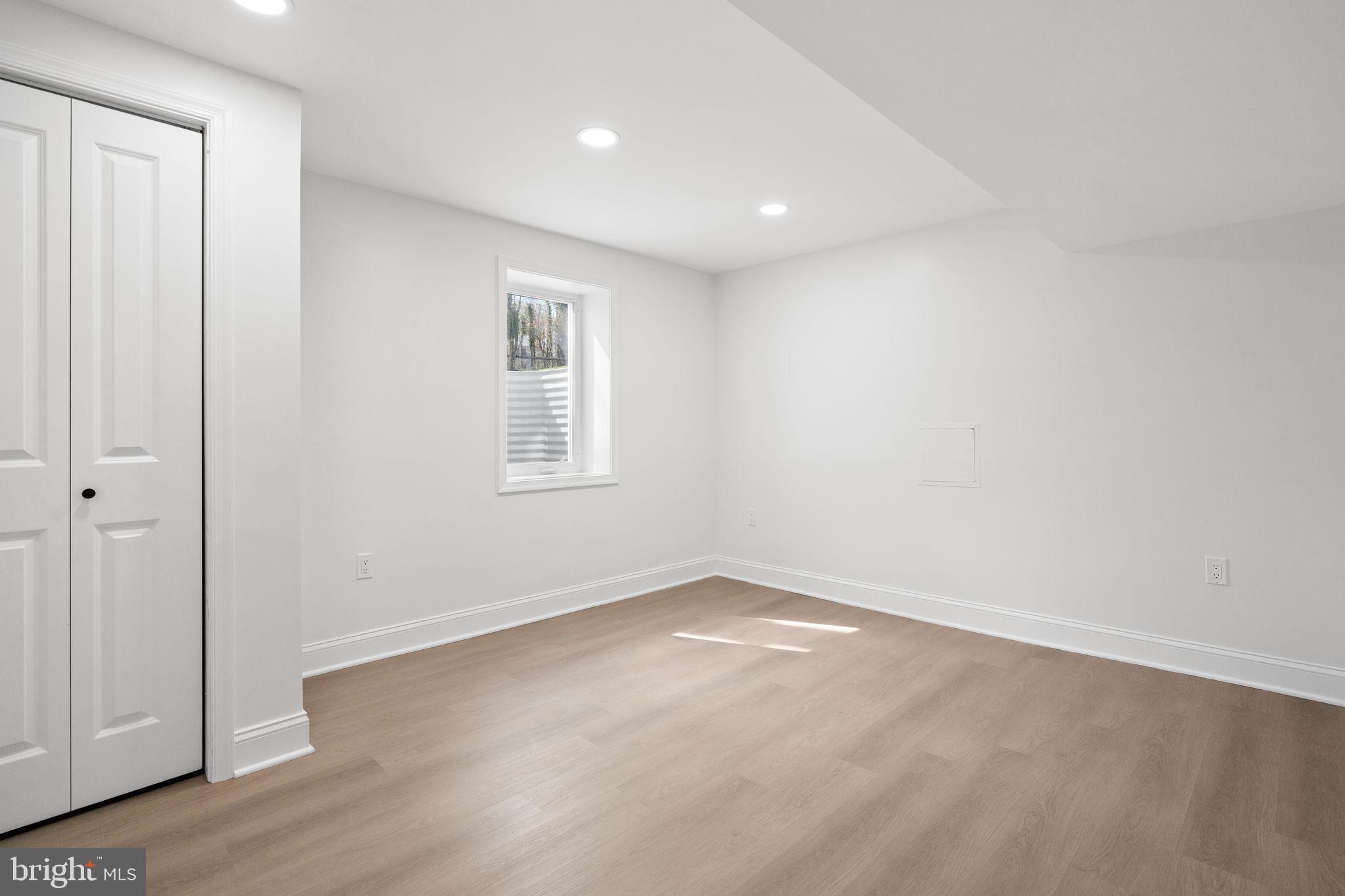 MONTCLAIR - Residential