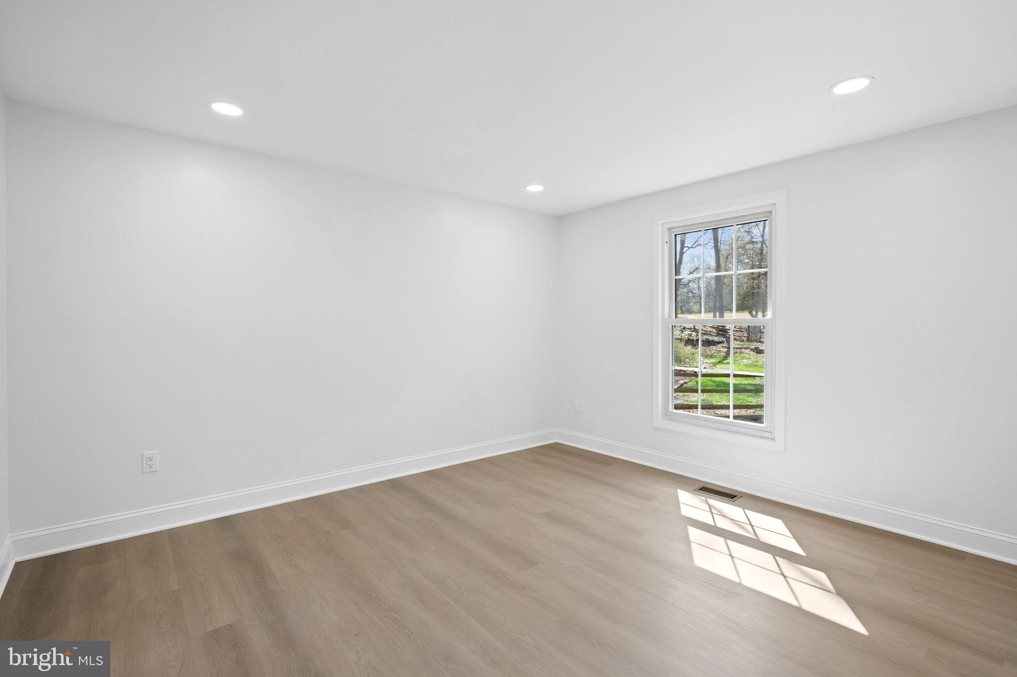 MONTCLAIR - Residential