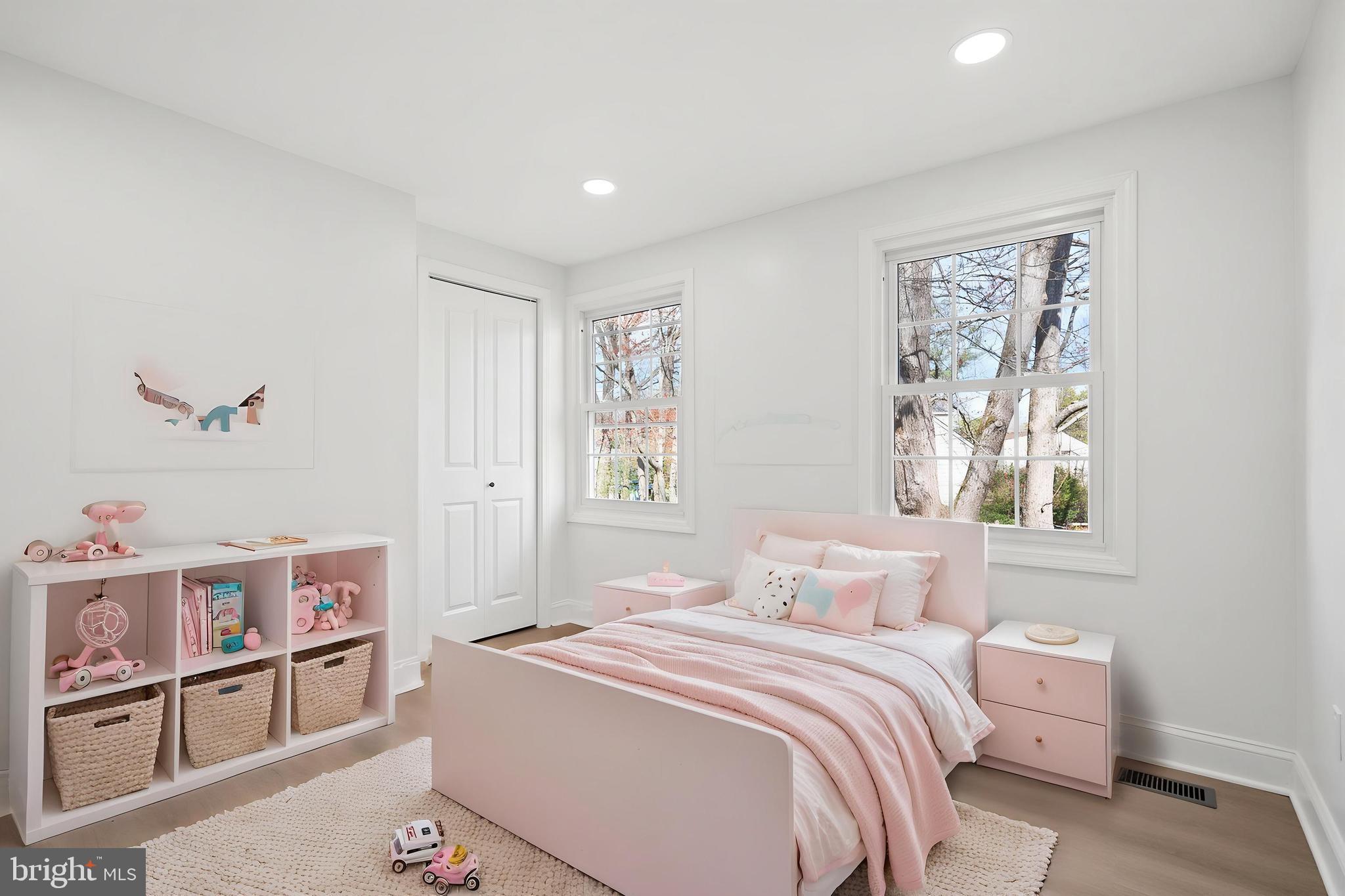 MONTCLAIR - Residential