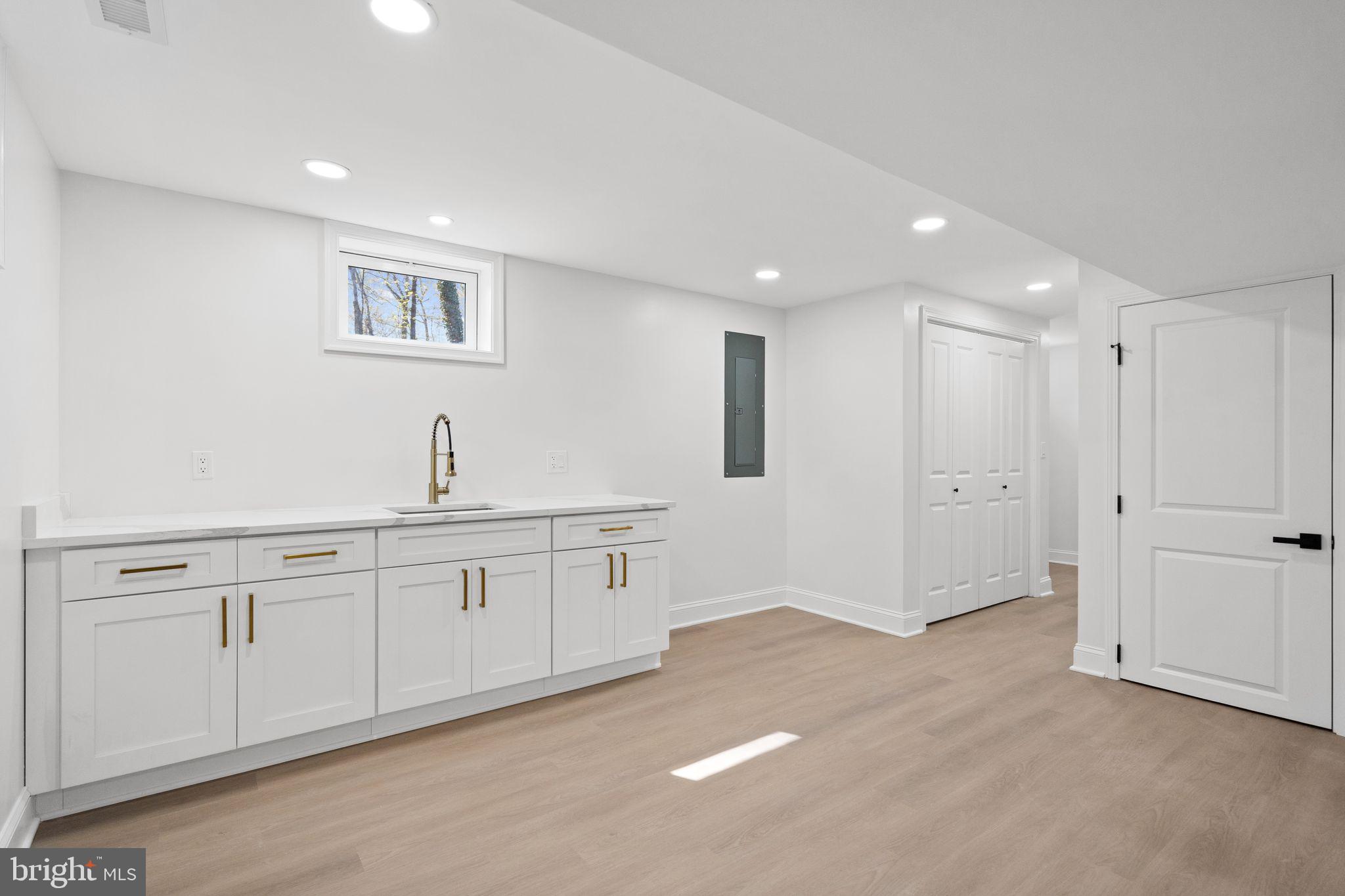 MONTCLAIR - Residential