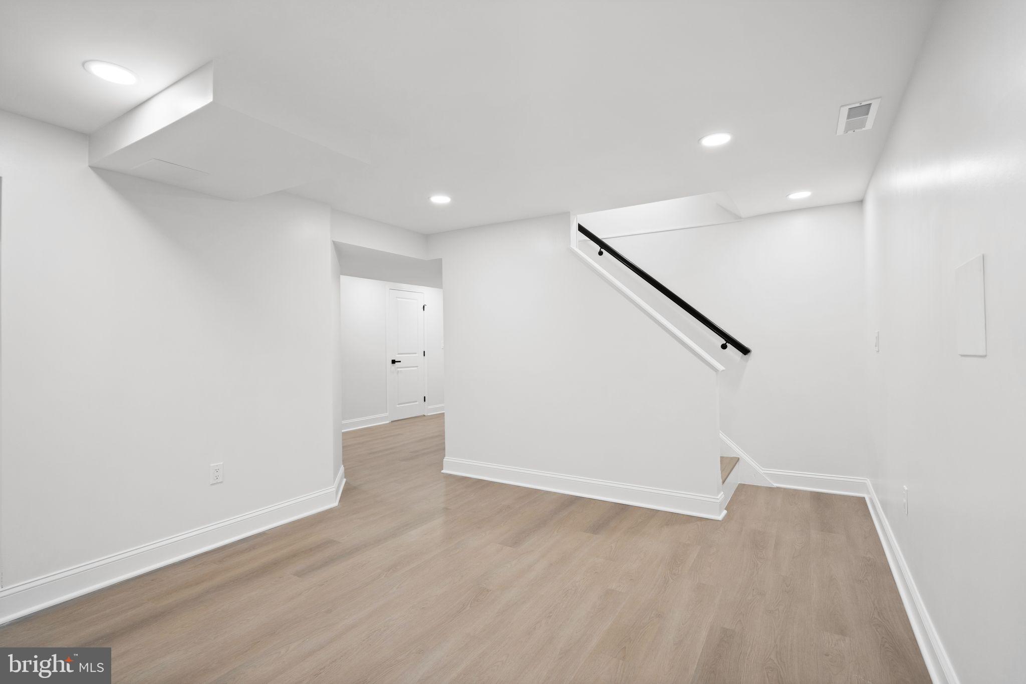 MONTCLAIR - Residential