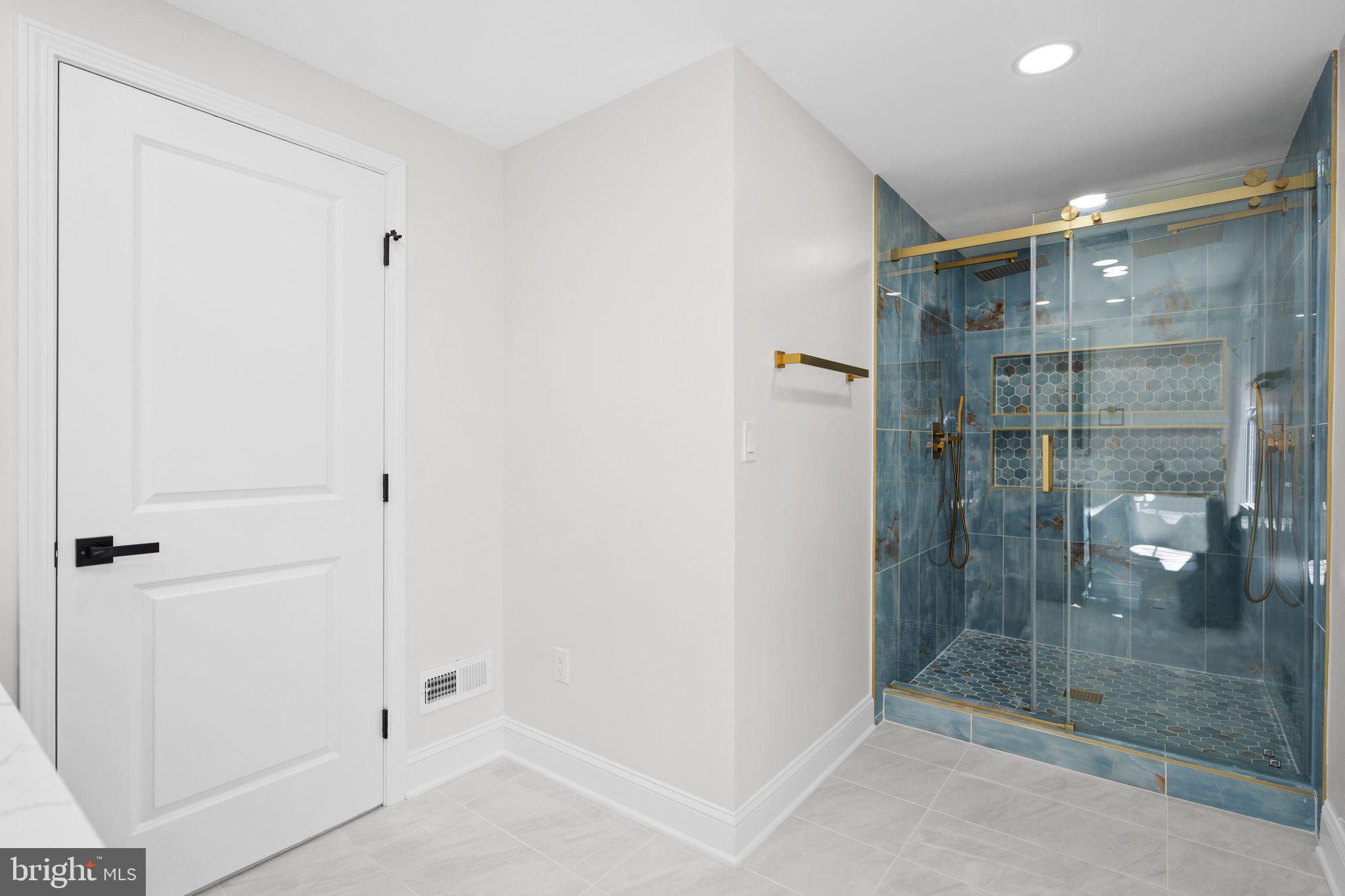 MONTCLAIR - Residential