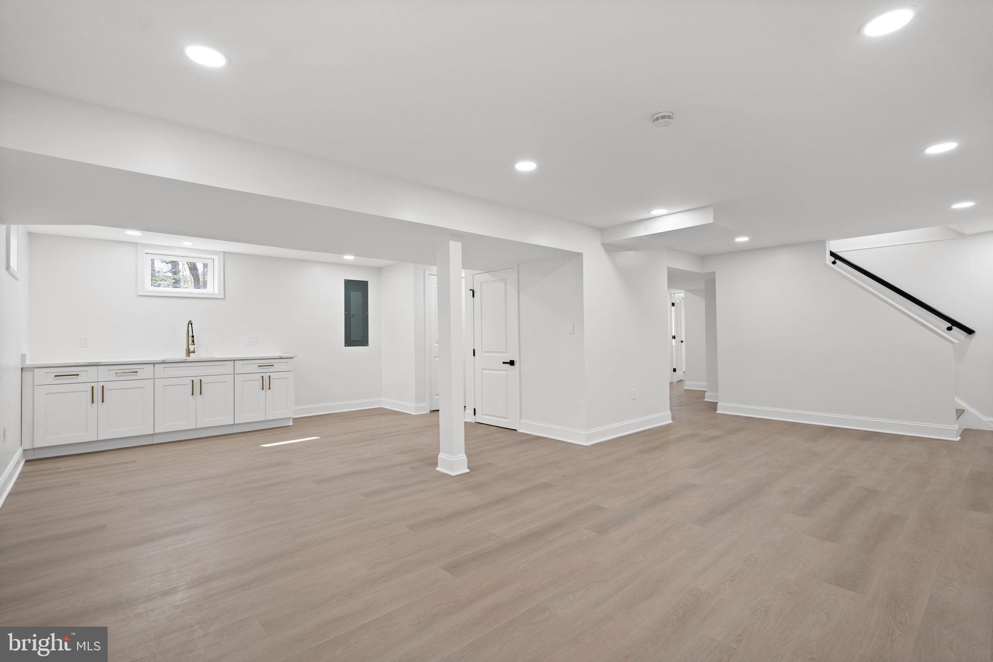 MONTCLAIR - Residential