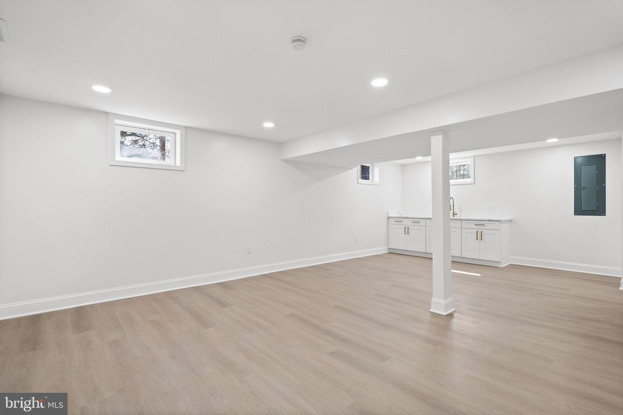 MONTCLAIR - Residential