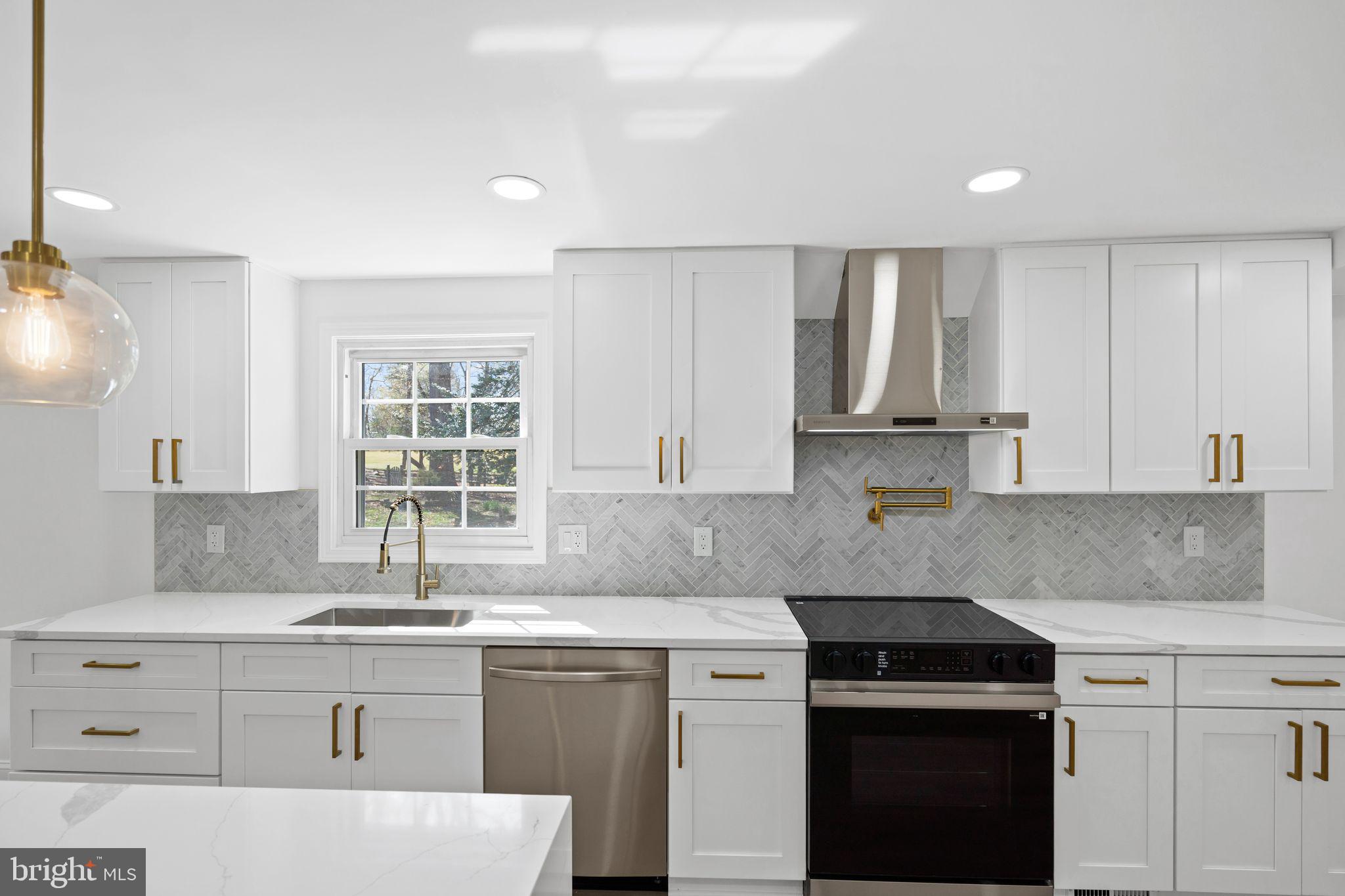 MONTCLAIR - Residential