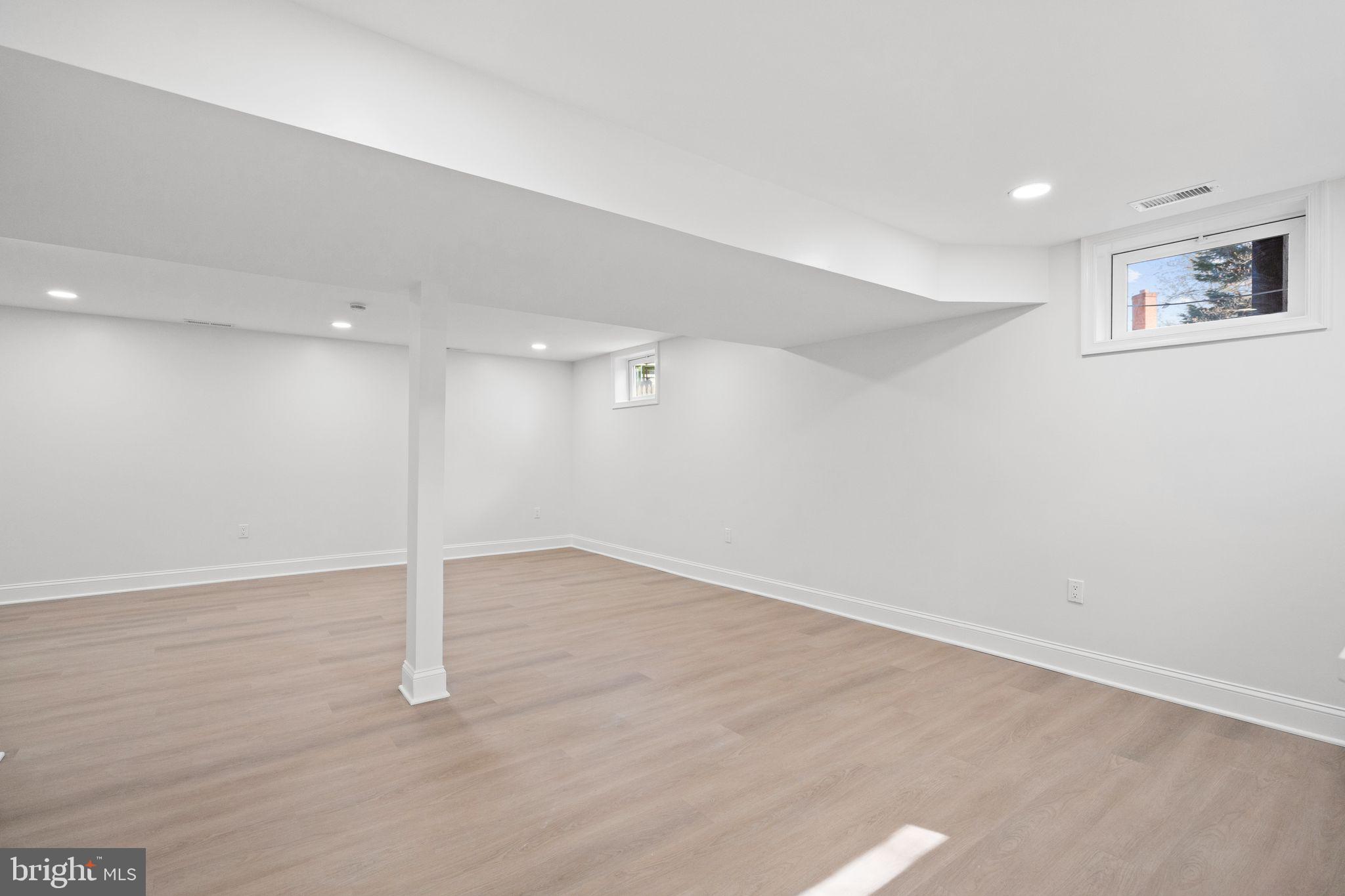 MONTCLAIR - Residential