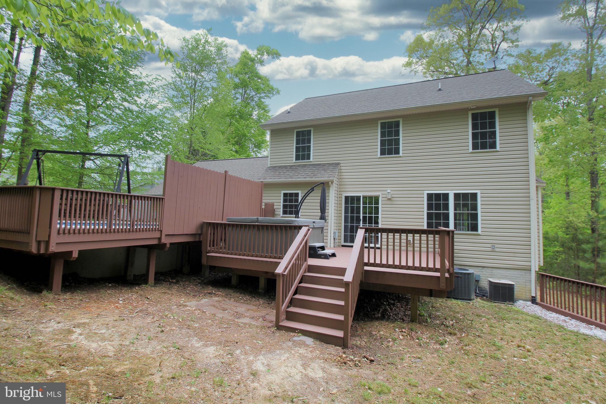 PRESIDENTIAL LAKES - Residential