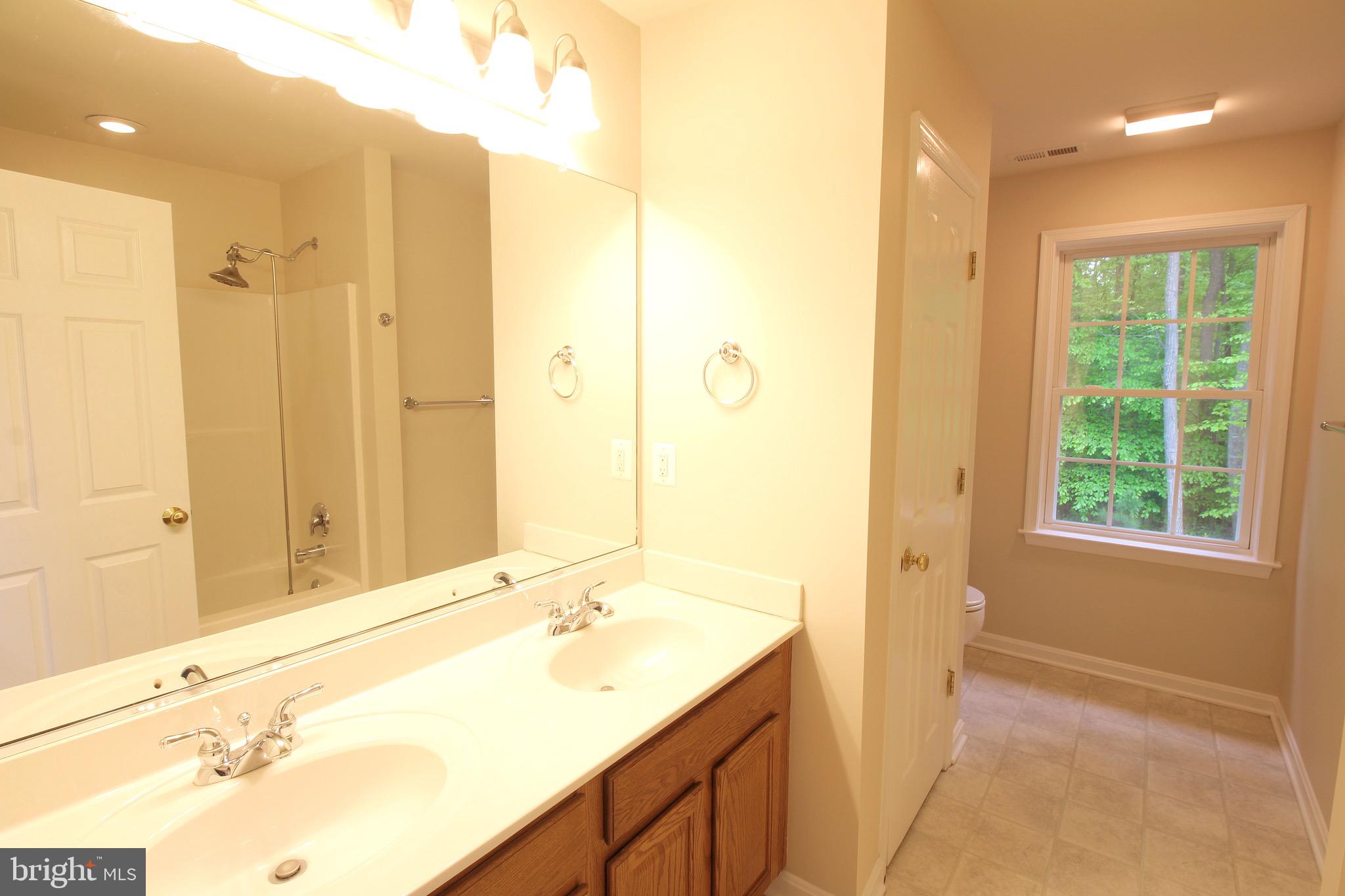 PRESIDENTIAL LAKES - Residential