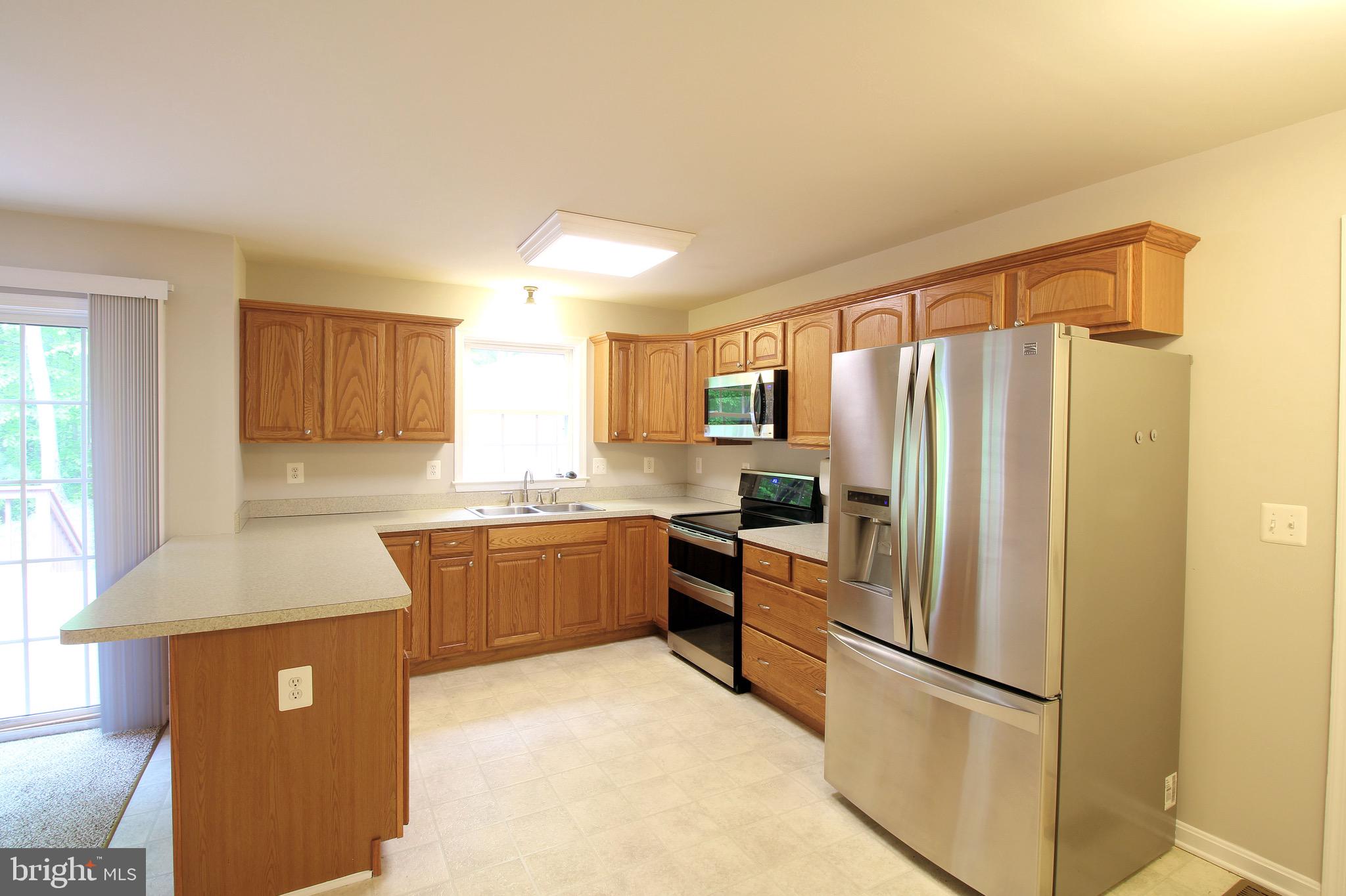 PRESIDENTIAL LAKES - Residential