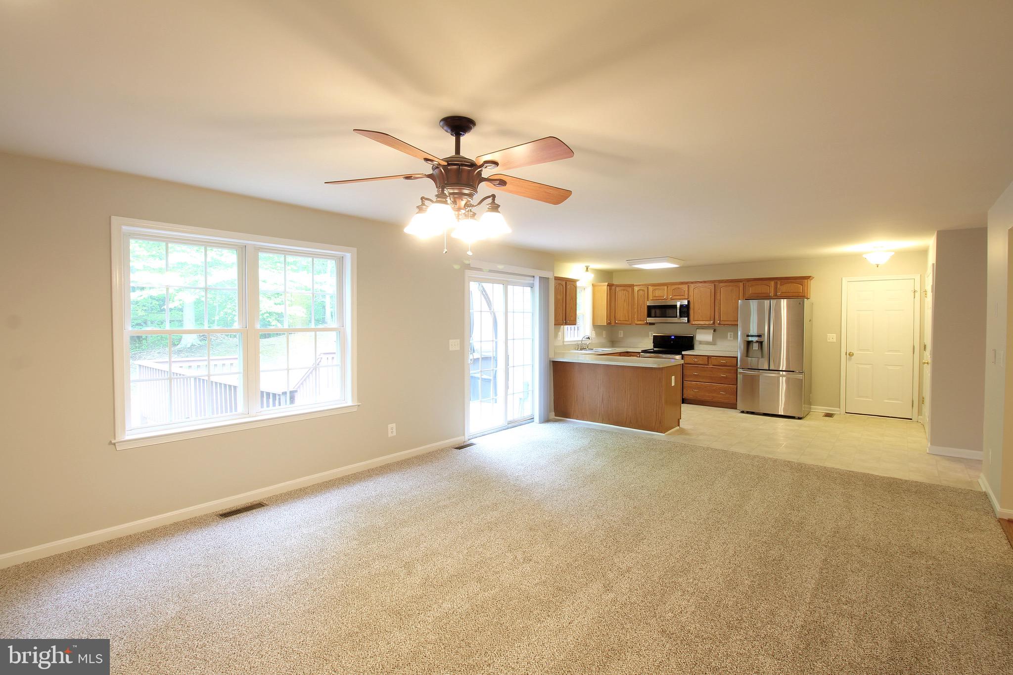 PRESIDENTIAL LAKES - Residential