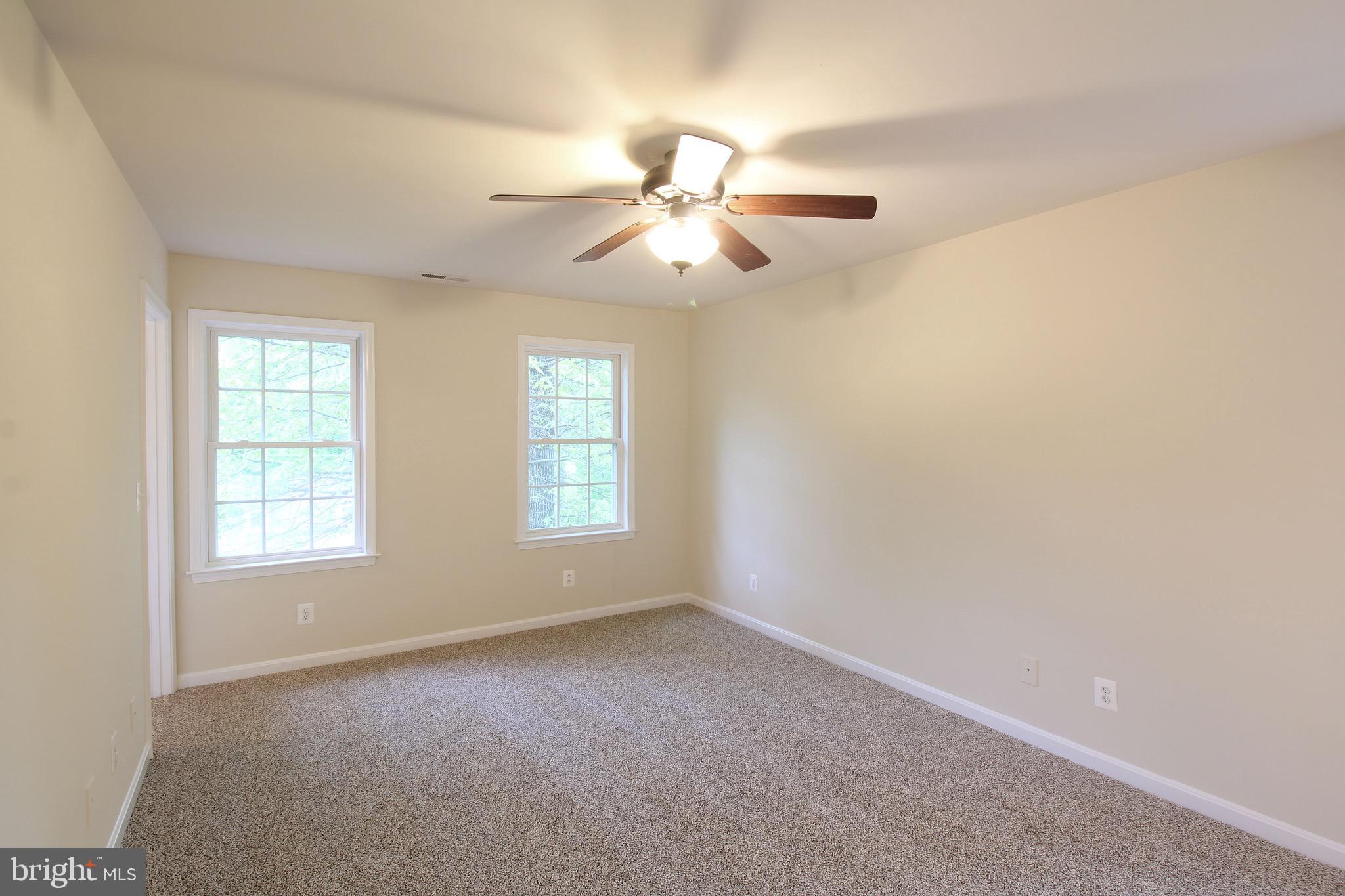 PRESIDENTIAL LAKES - Residential