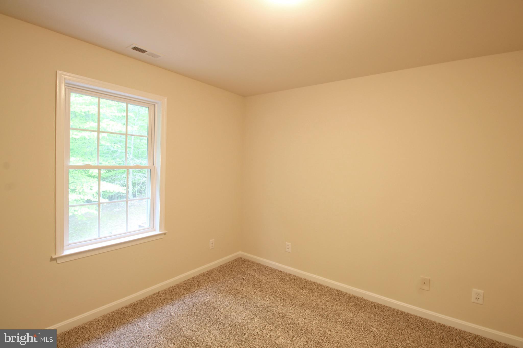 PRESIDENTIAL LAKES - Residential