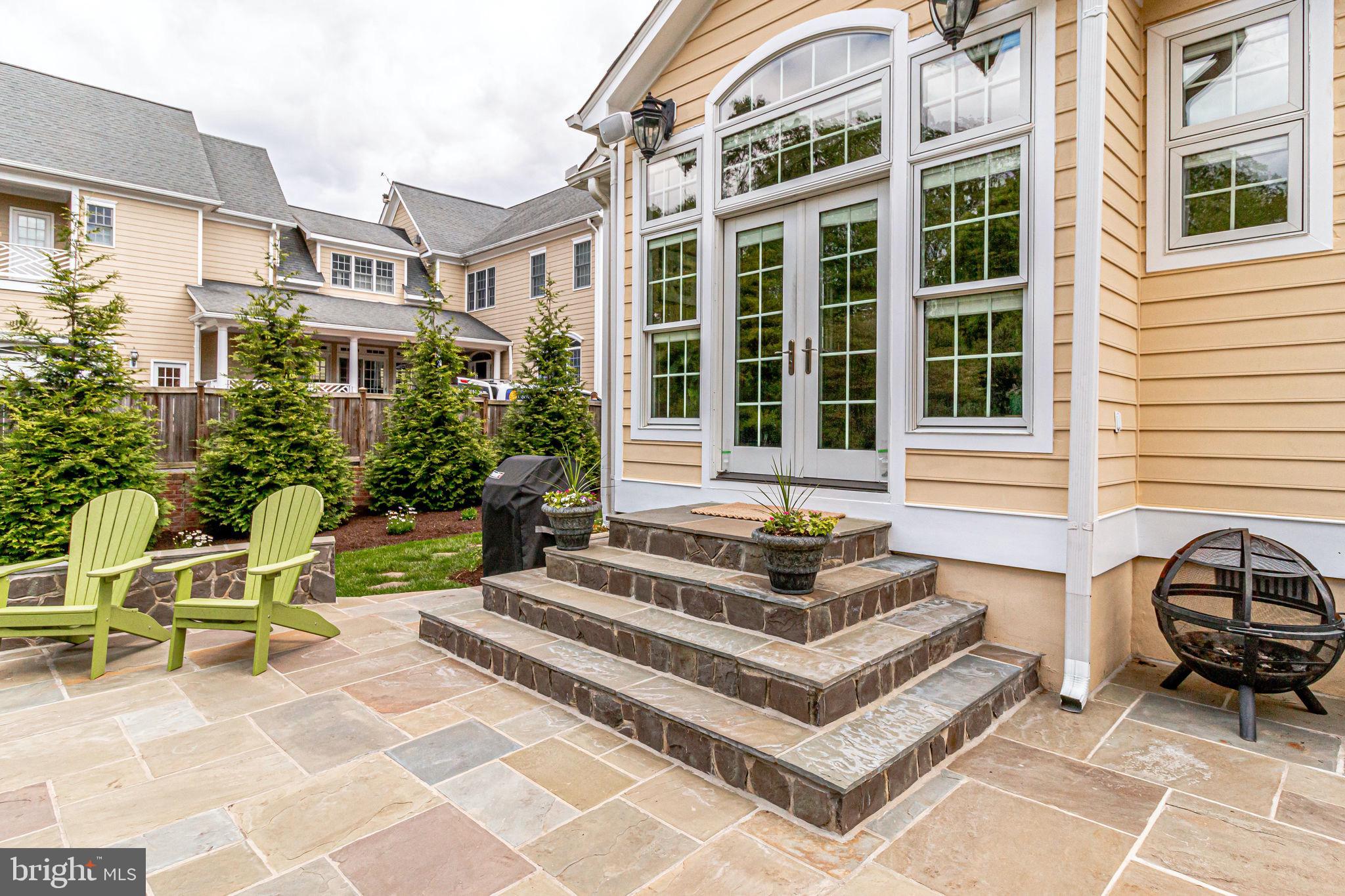 PLYMOUTH HAVEN - Residential