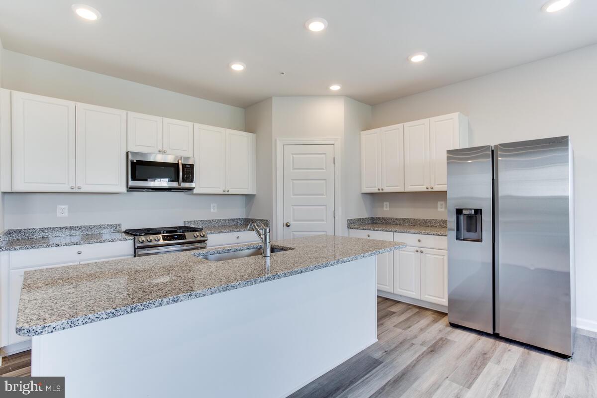 VILLAGES OF SAVANNAH - Residential