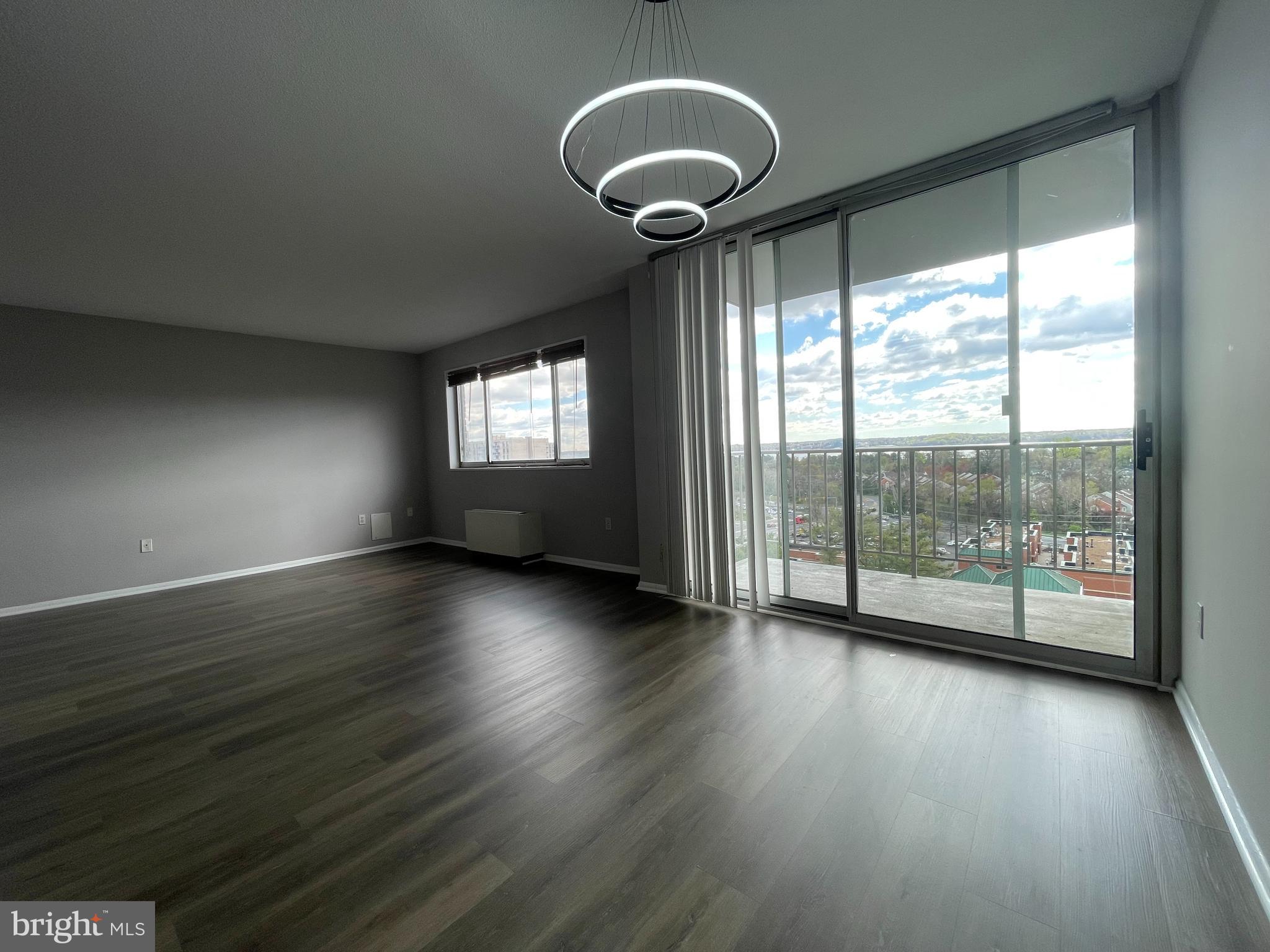 HUNTING CREEK CLUB CONDOMINIUMS - Residential Lease