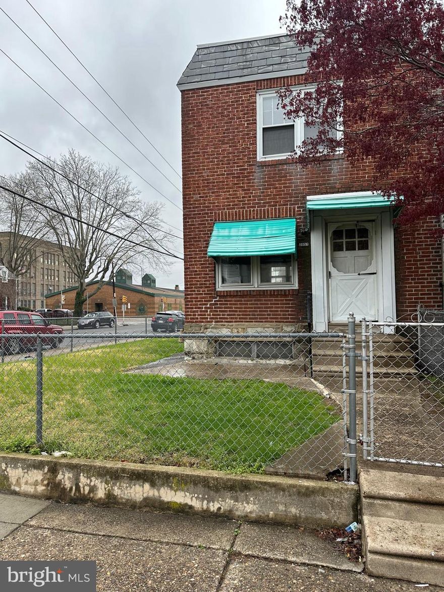 This charming and well maintained airlight has been longtime preserved by the family since the 60's.  It has 3 bedrooms upstairs and as a corner has plenty of daylight.  Downstairs has the kitchen, dining room and good size living room.  Basement has utility area and a semi-finished area and has been equipped with plenty storage space.  There is a great back yard space and corner landscaping for this is a plus in the inner-city.  Some upgrades needed to make this your perfect home.  Freshly painted and cleaned out for you to move right inl