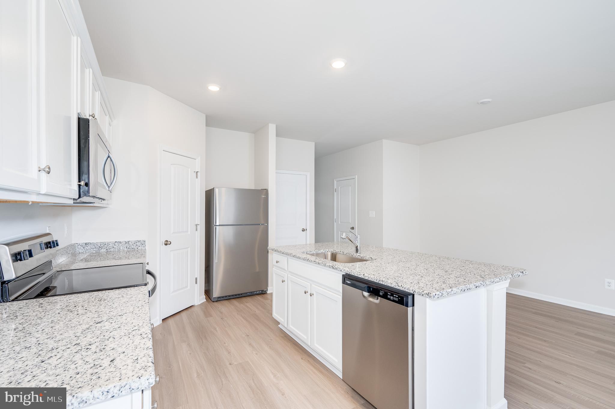 HOMEPLACE AT RIVERSIDE - Residential Lease