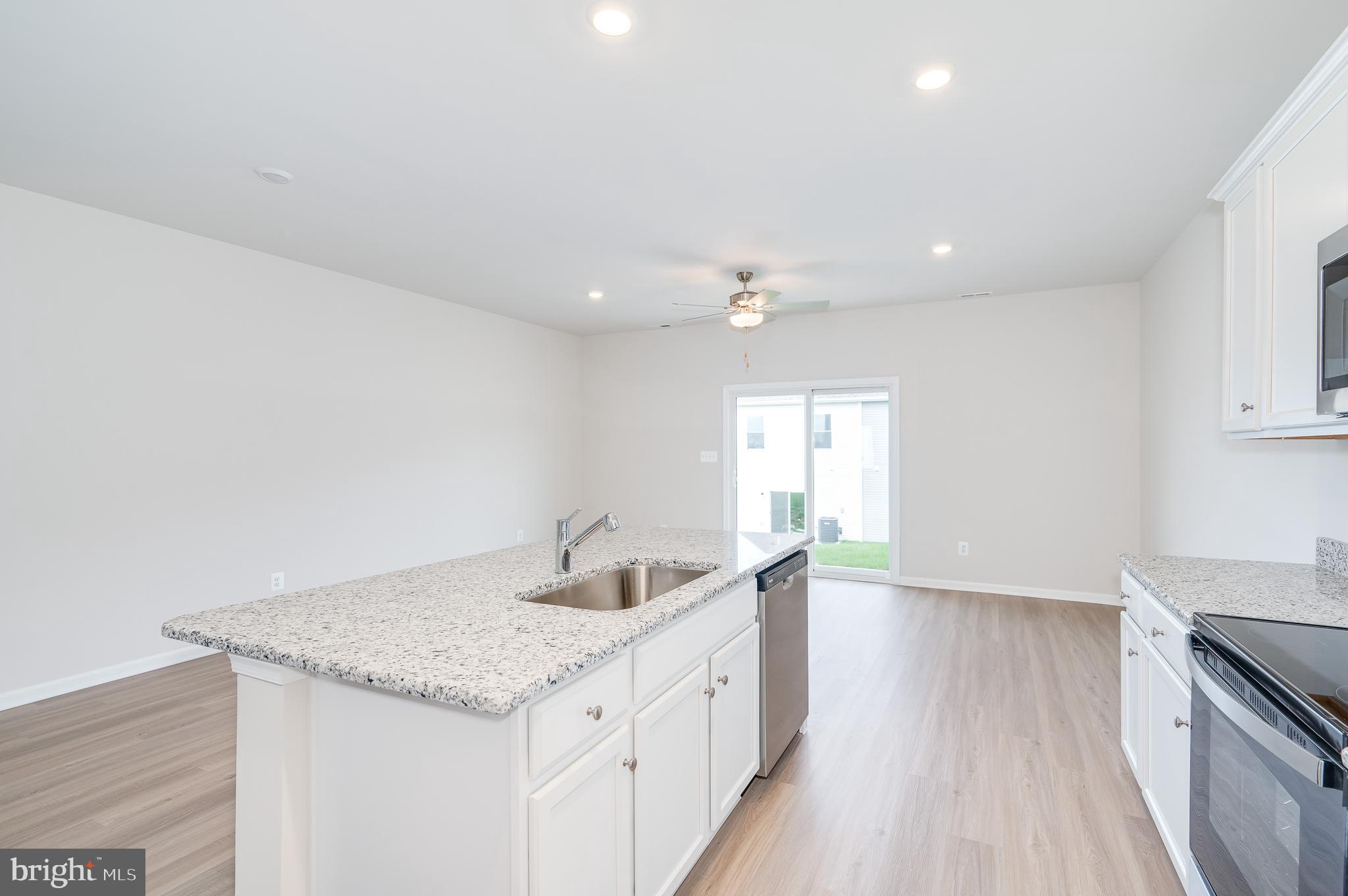 HOMEPLACE AT RIVERSIDE - Residential Lease